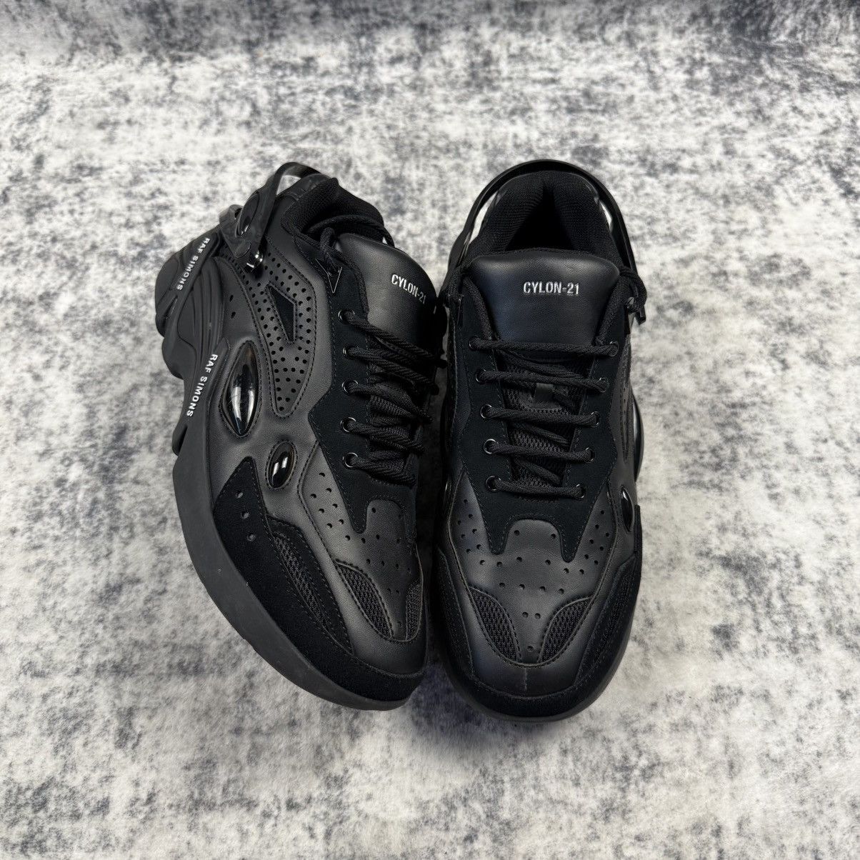 Raf Simons Raf Simons Pharaxus — Black — Size 44 IT | Grailed