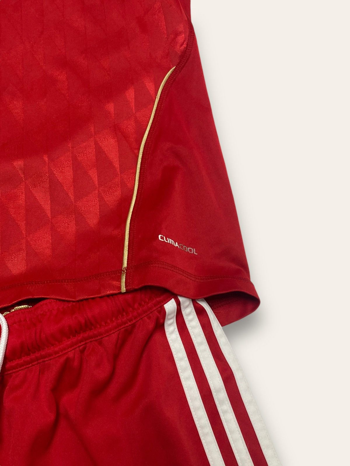 Vintage 10' 11' Vintage LIVERPOOL ADIDAS Soccer Football Red Set Size US S / EU 44-46 / 1 - 3 Thumbnail