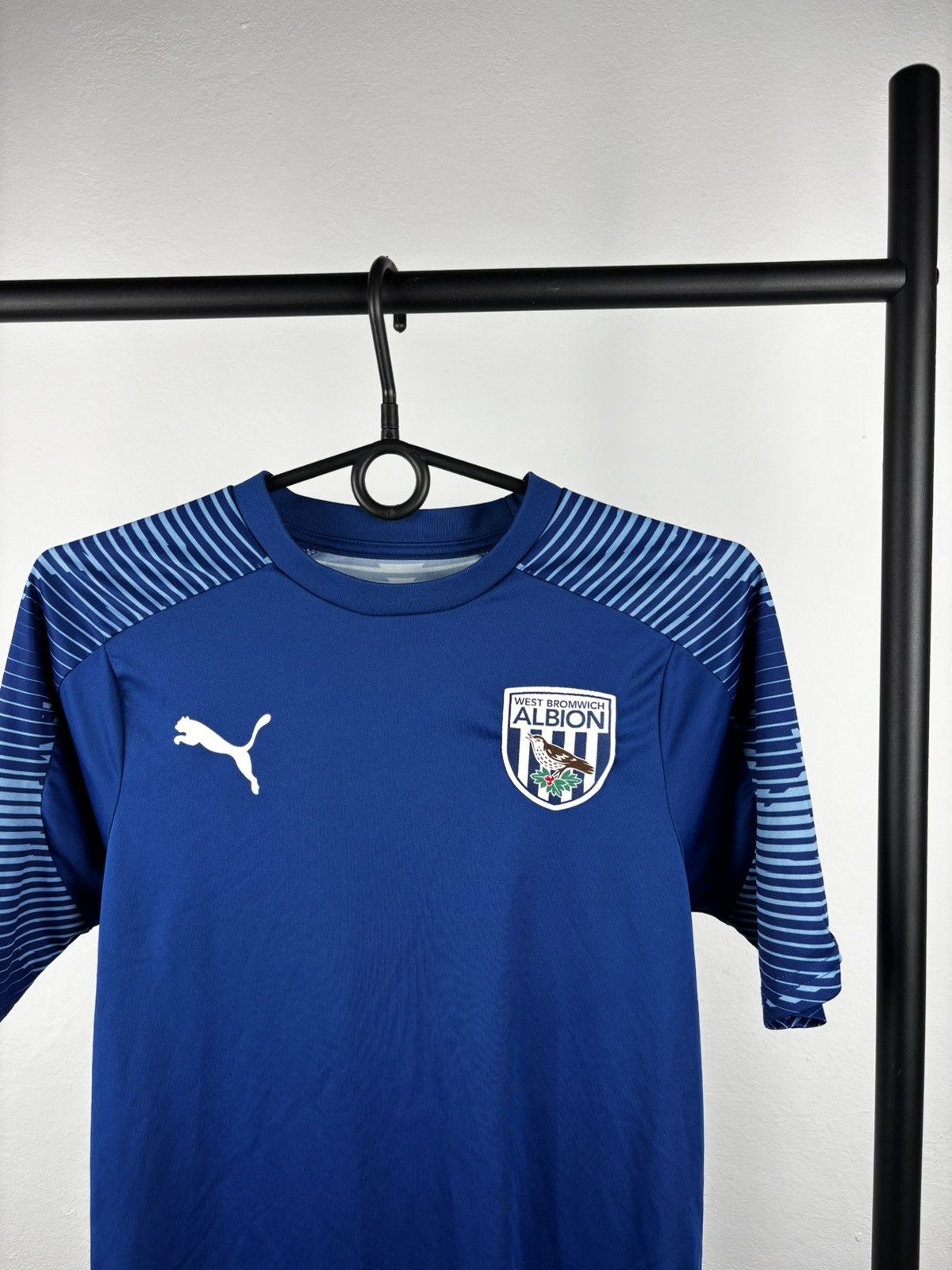Puma Puma x Albion soccer jersey size S Size US S / EU 44-46 / 1 - 2 Thumbnail