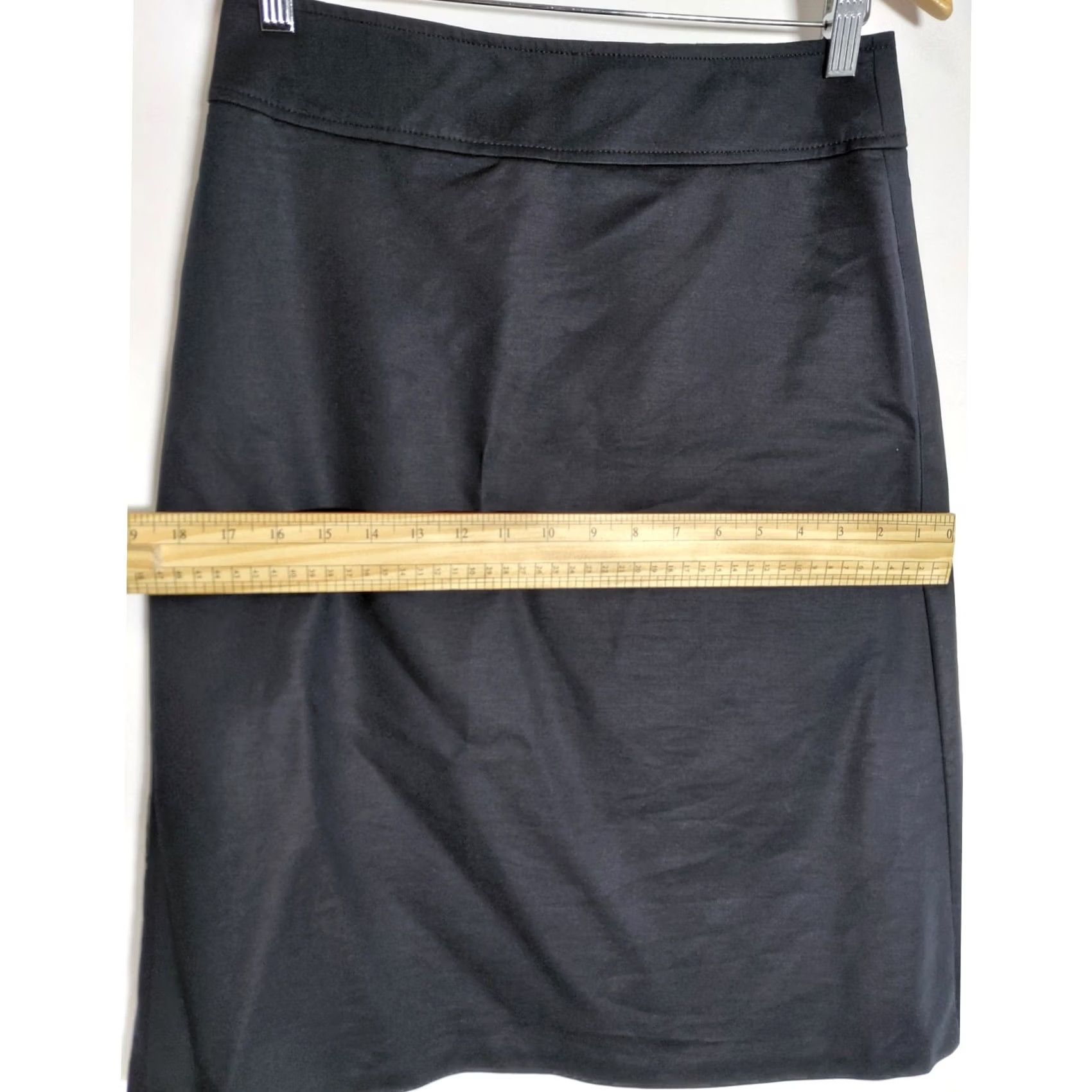 Banana Republic Banana Republic Skirt Black Women Size 4 Tall Stretch Size 27" / US 4 / IT 40 - 7 Thumbnail