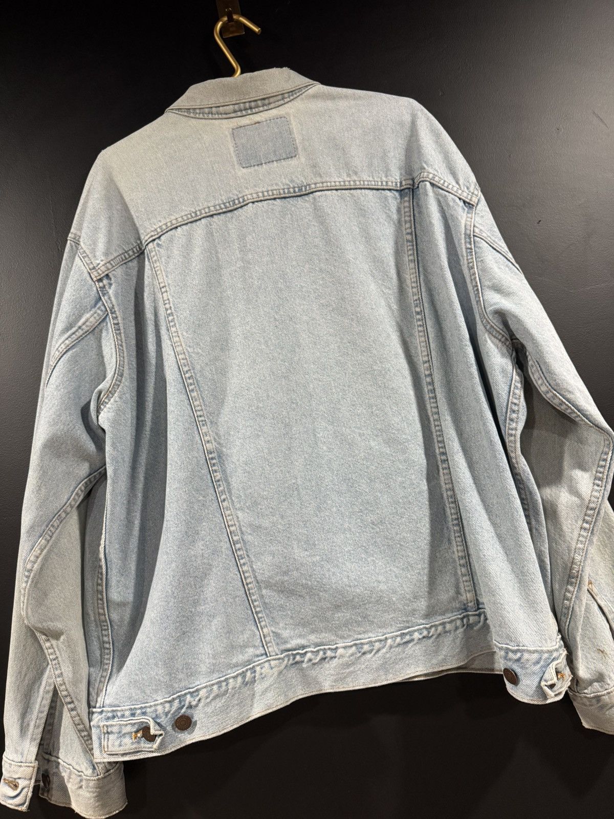 Levi's 1992 Vintage Levi’s Faded Distressed Trucker Denim Jacket XL Size US XL / EU 56 / 4 - 15 Thumbnail