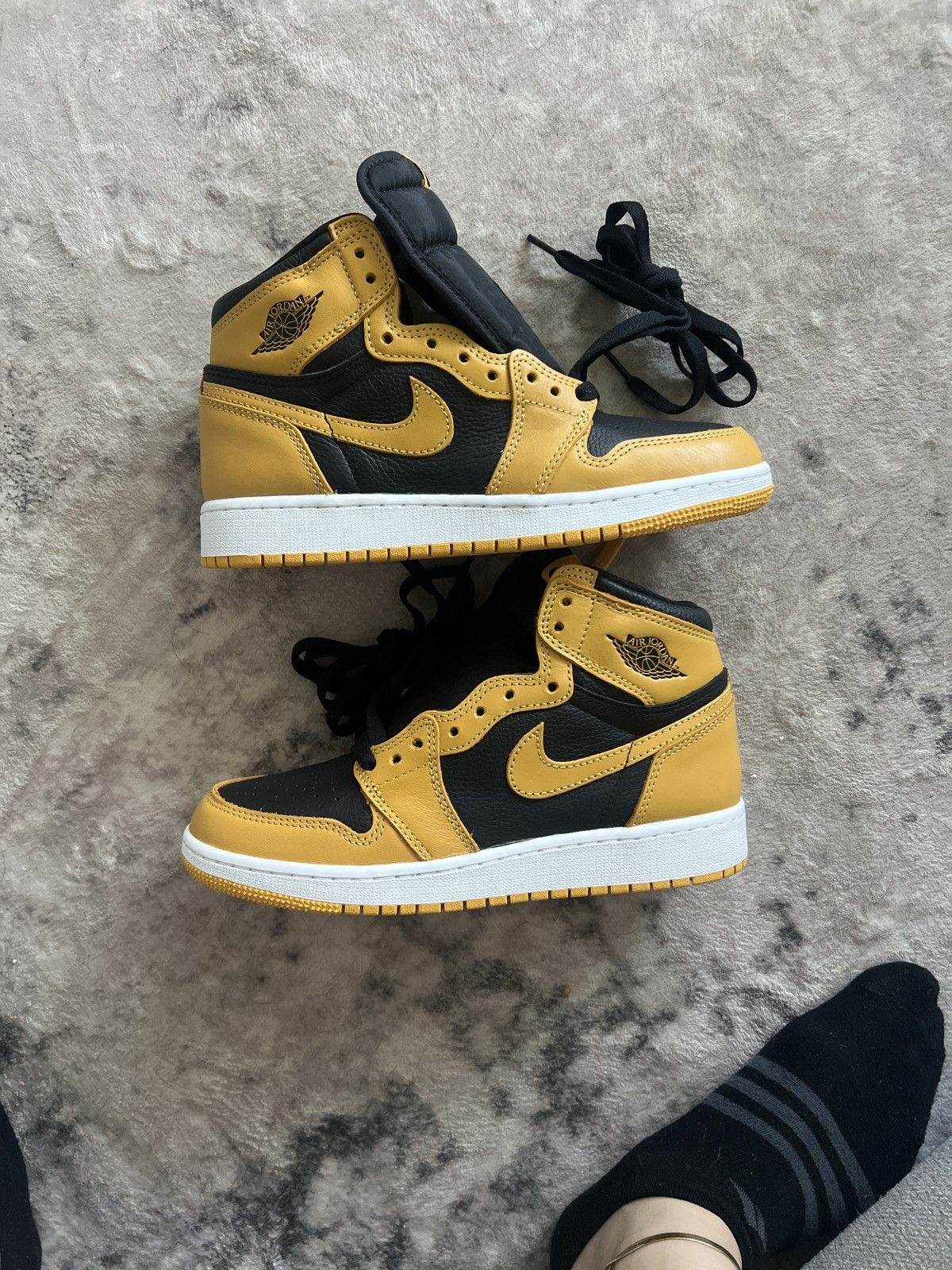 Nike Nike Air Jordan 1 Retro High OG GS Pollen Size US 5.5 / EU 38 - 6 Thumbnail