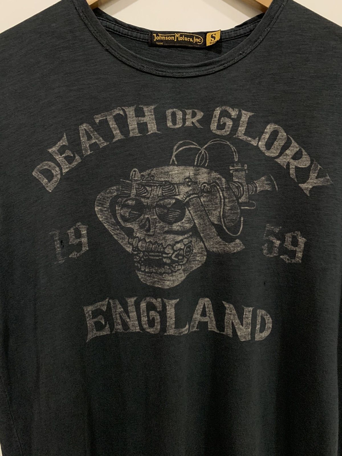 Band Tees Vintage Johnson Motors Distressed Tee Size US S / EU 44-46 / 1 - 2 Thumbnail