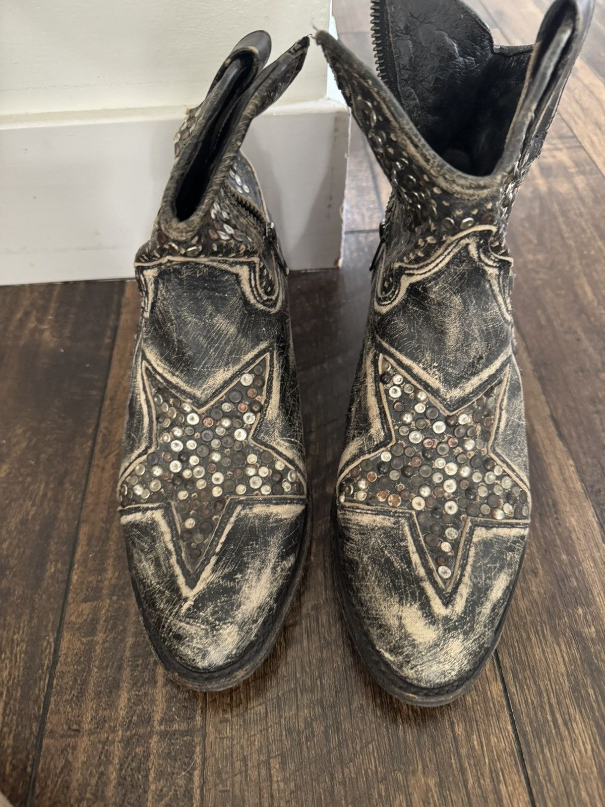 FRYE vintage Deborah star studded boot