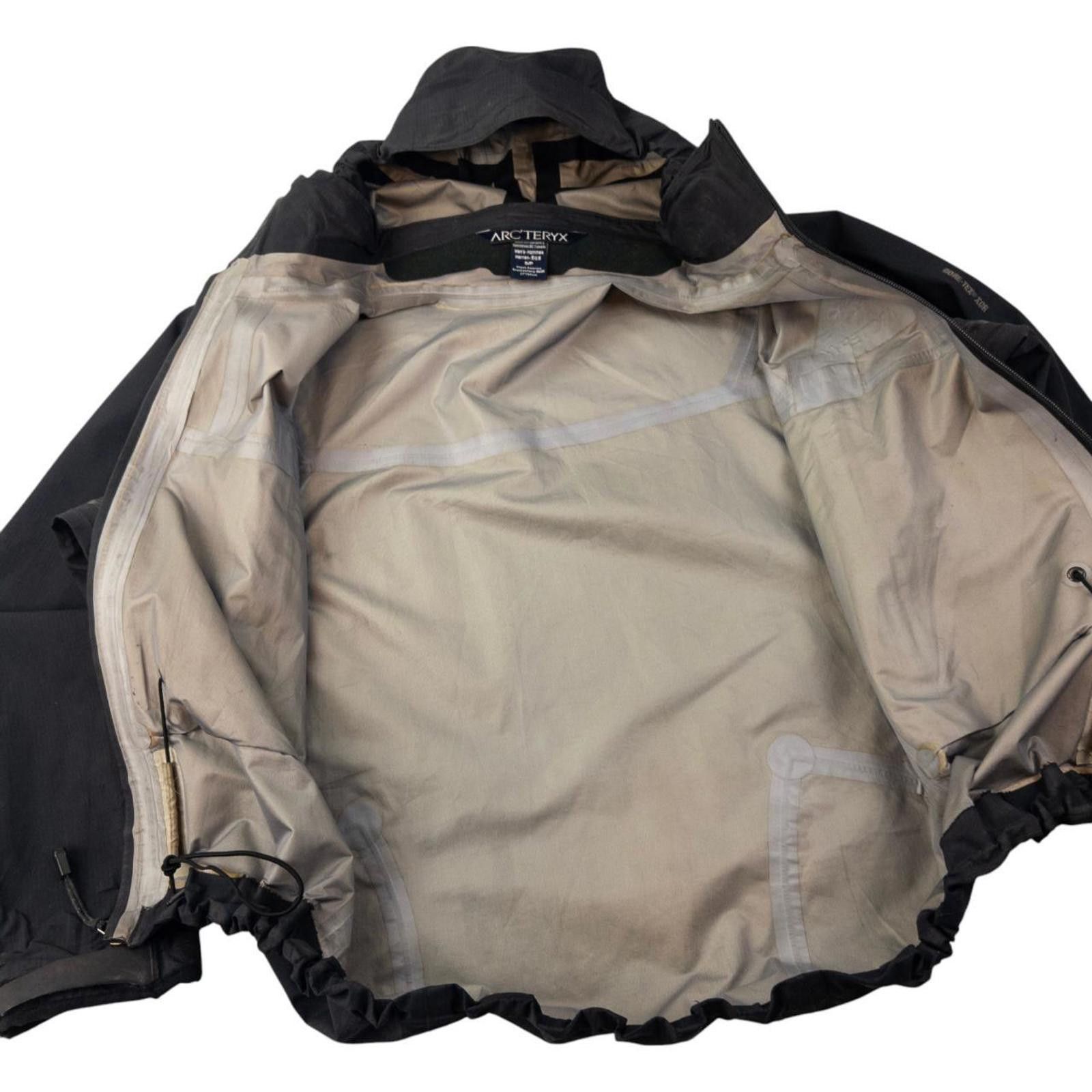 Arc'teryx Vintage Arcteryx Goretex XCR Zip Up Jacket Size S Size US S / EU 44-46 / 1 - 5 Thumbnail