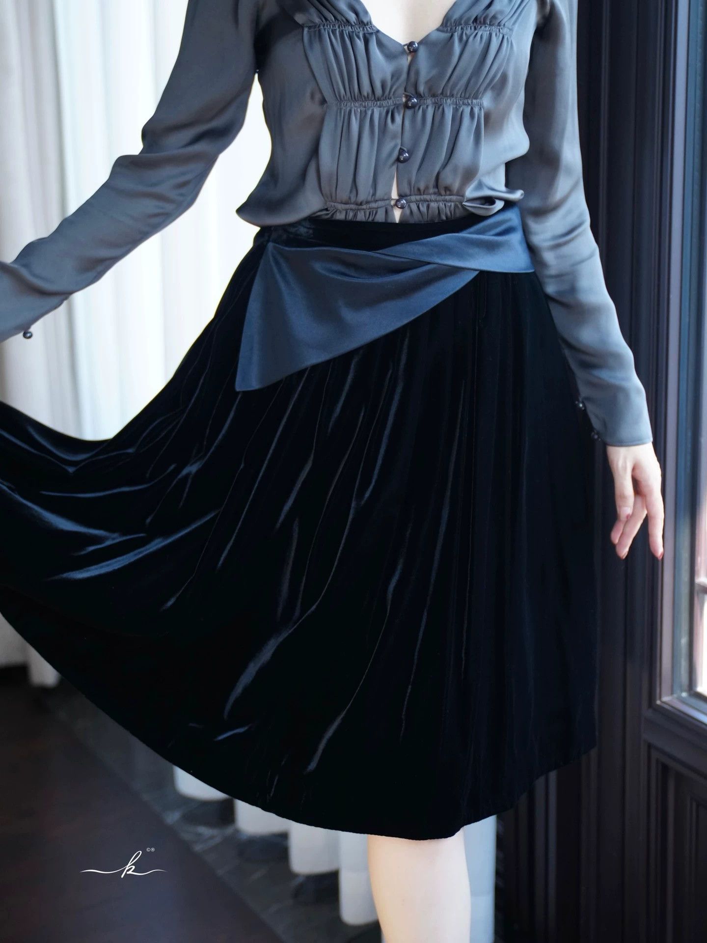 John Galliano John Galliano Velvet Satin Skirt Italy Fr36/S Size 26" / US 2 / IT 38 - 7 Thumbnail