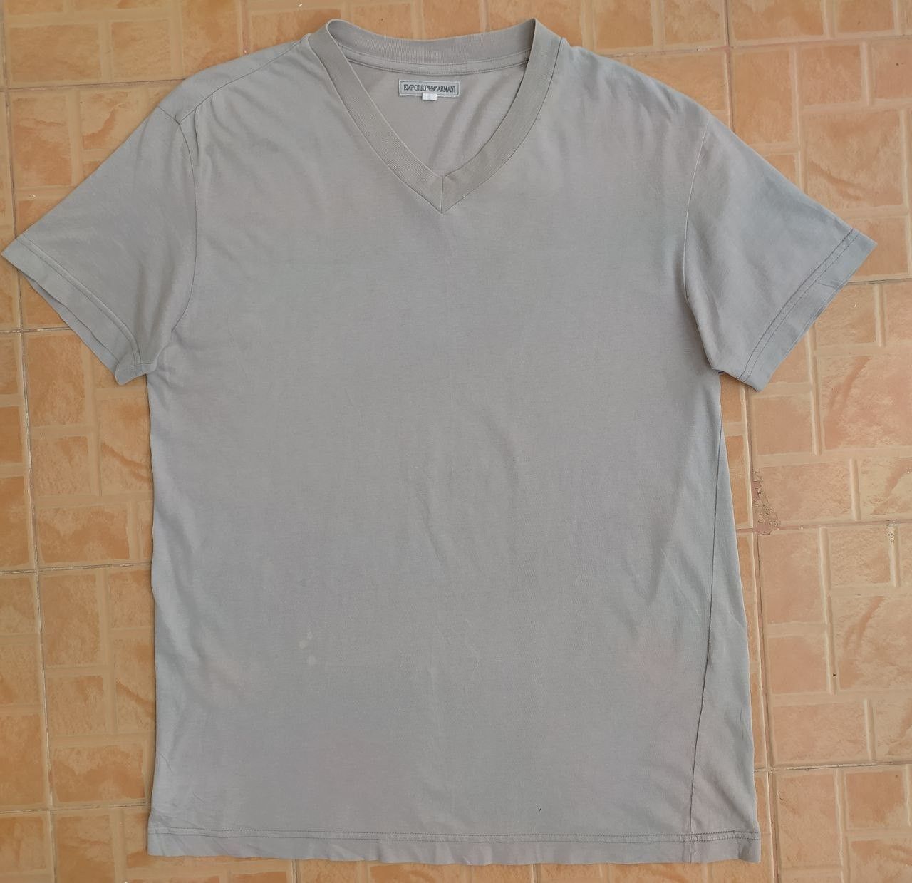 Emporio Armani VINTAGE EMPORIO ARMANI V-NECK LOGO BACK T-SHIRT GRAY Size US S / EU 44-46 / 1 - 2 Thumbnail