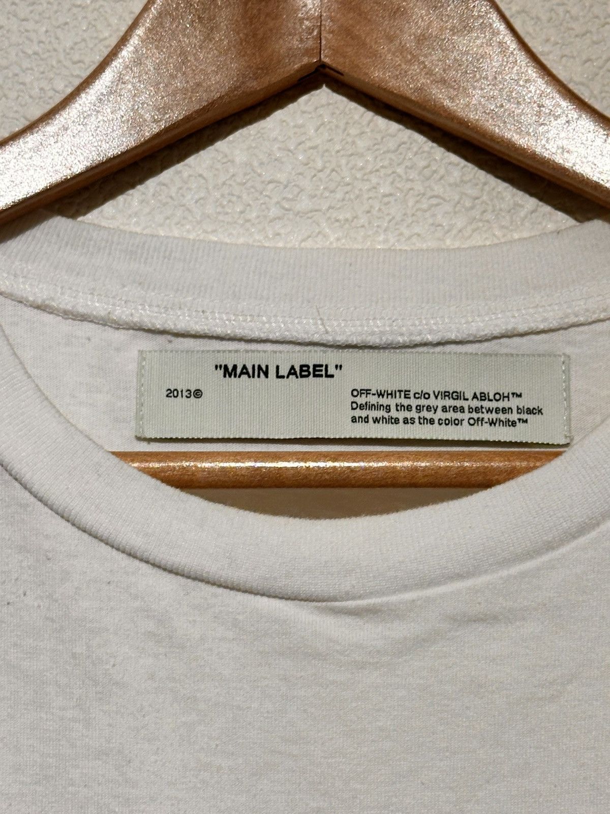 Off-White Acrylic Arrow Tee Size US M / EU 48-50 / 2 - 5 Thumbnail