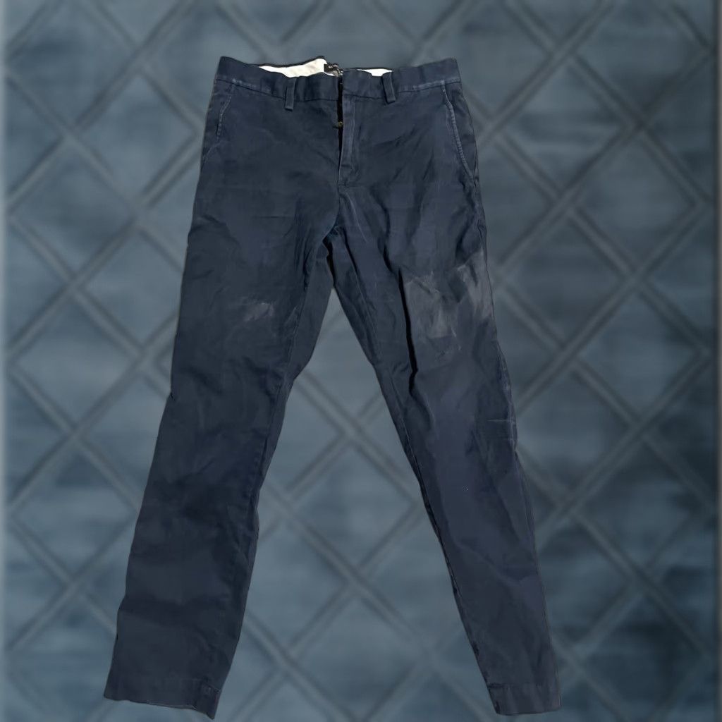 Banana Republic BANANA REPUBLIC Aiden Chino Pants Navy Blue Solid Mens 30x30 Cotton Blend Chino Size US 30 / EU 46 - 1 Thumbnail
