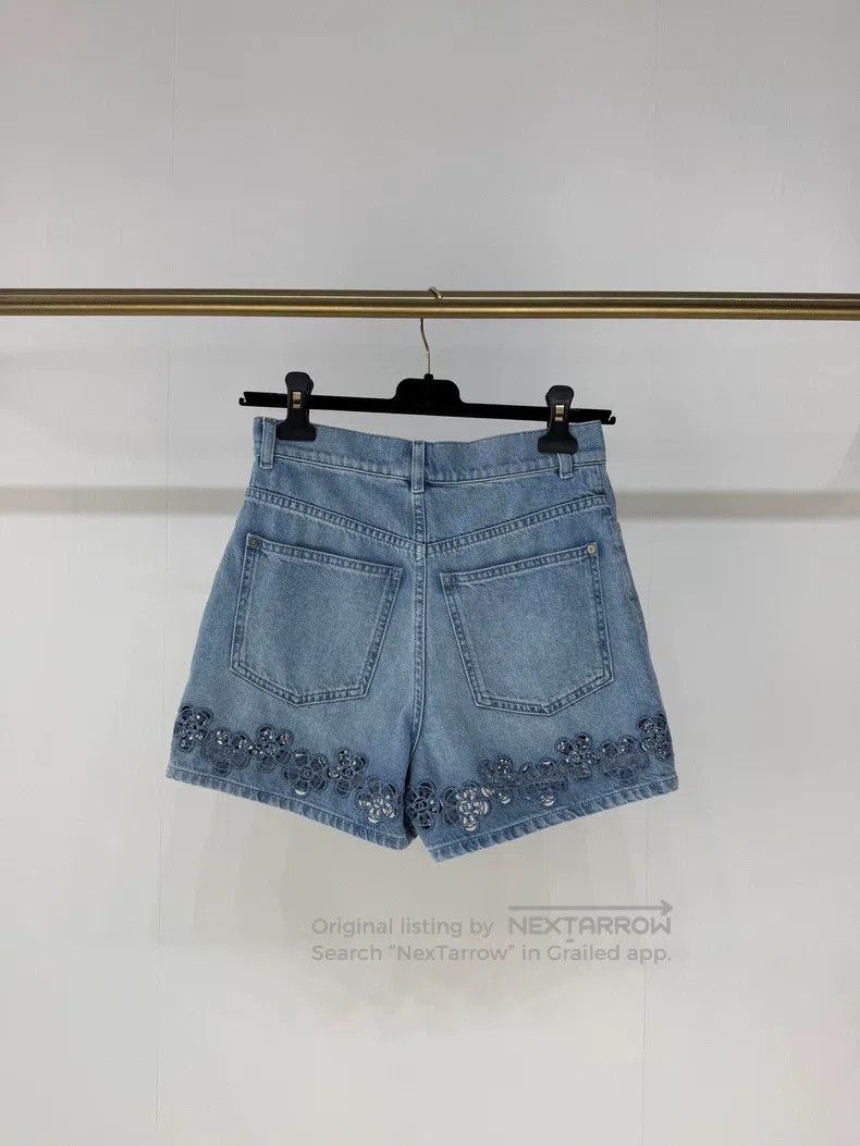 Other Chanel 24P Hollow-out Floral Design Denim Shorts Size 42" / US 20 - 2 Thumbnail