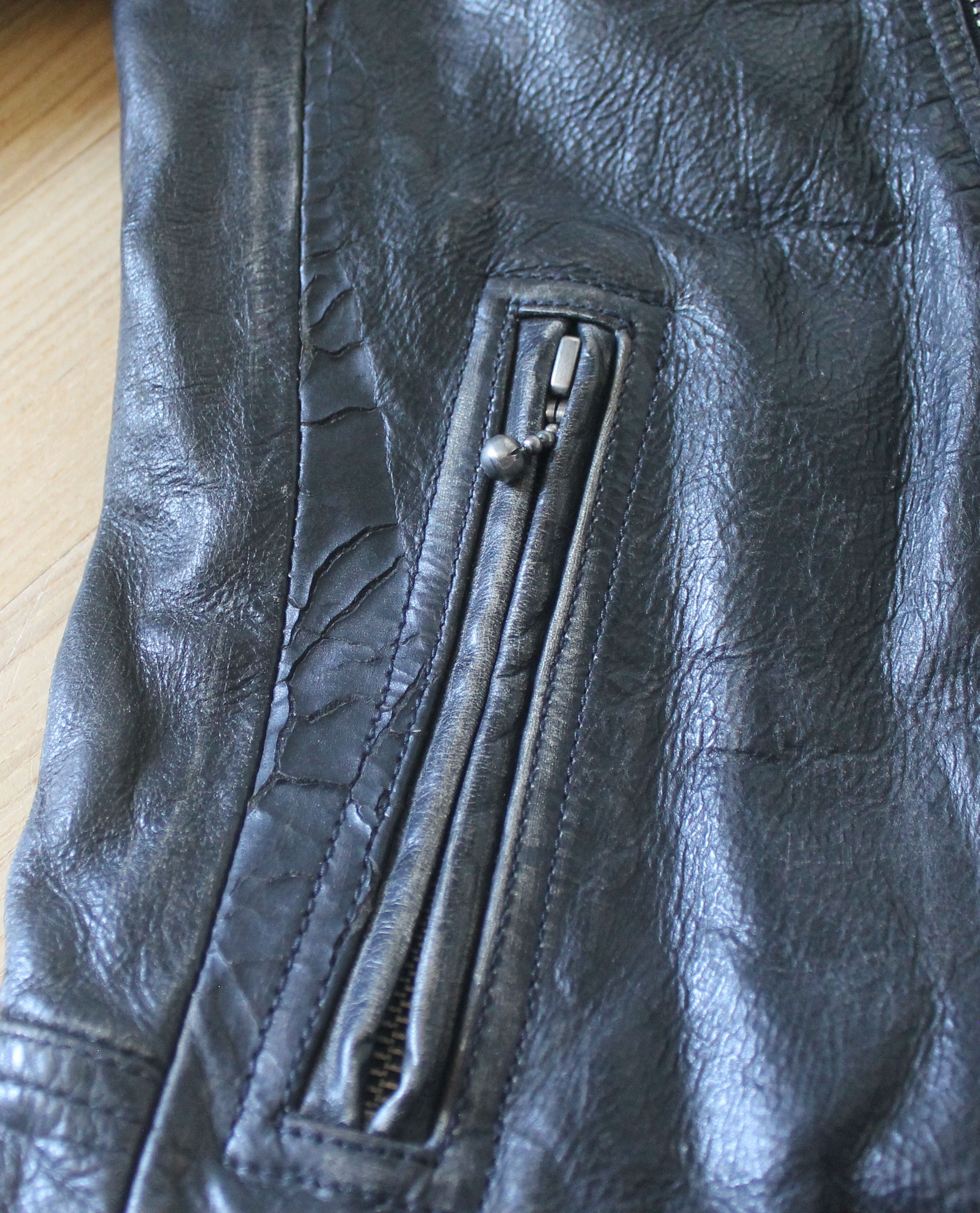 Allsaints MSRP $695 Allsaints Raid Biker Jacket Cracked Leather Size US S / EU 44-46 / 1 - 12 Thumbnail