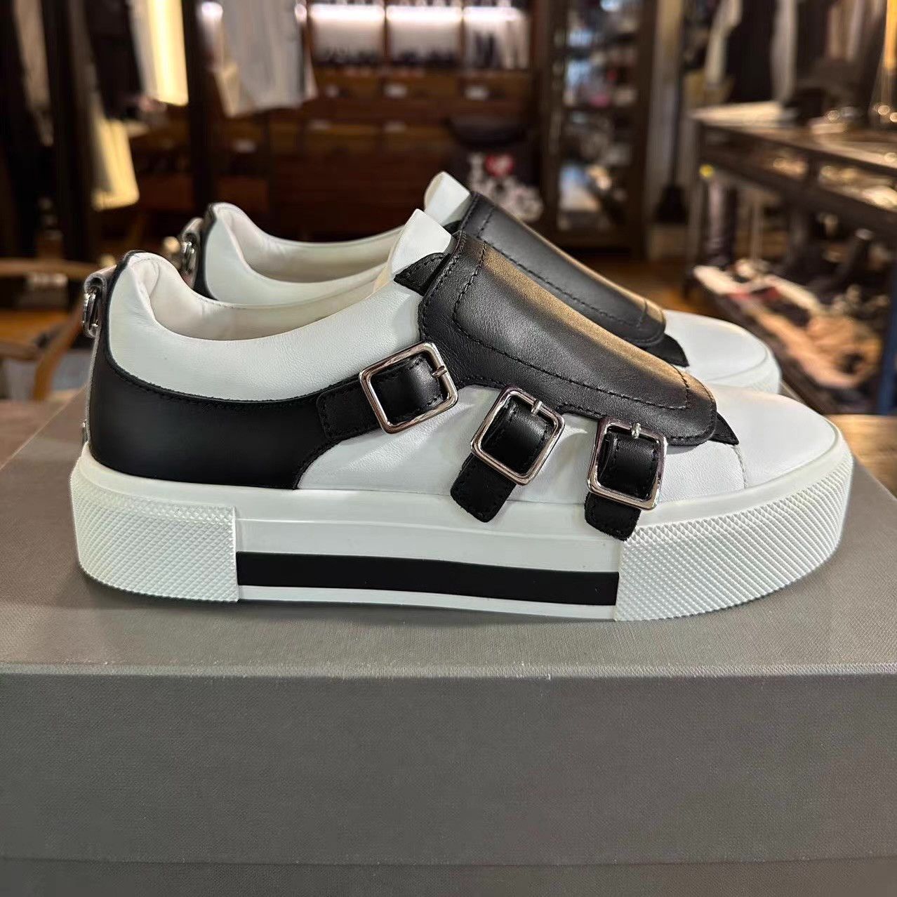 Alexander McQueen Alexander McQueen 16SS Three‑Strap Low‑Top Sneakers Ｑ25 Size US 7.5 / IT 37.5 - 2 Thumbnail