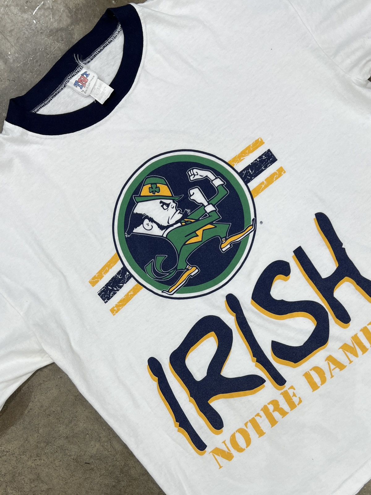 NCAA × Vintage Vintage Notre Dame Fighting Irish Piping Tee Sz. Large Size US L / EU 52-54 / 3 - 1 Thumbnail