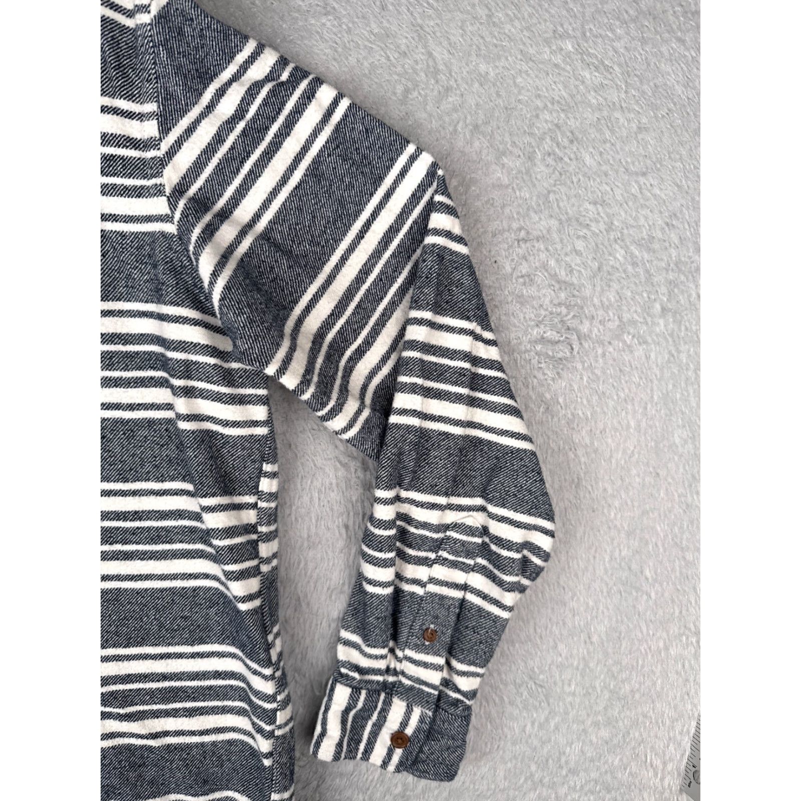 Old Navy Old Navy Shirt Men Large Blue White Stripe Long Sleeve Cotton Pocket Shirt Size US L / EU 52-54 / 3 - 2 Thumbnail