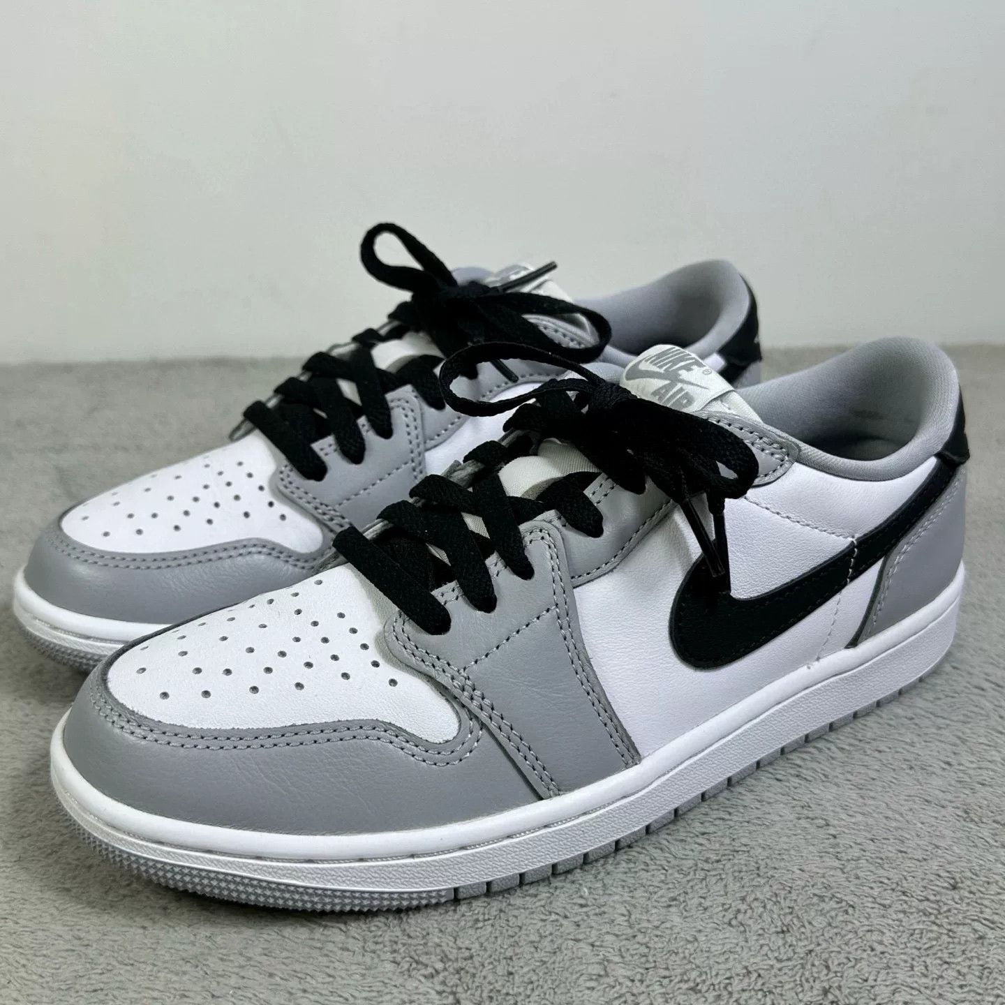 Nike Nike Retro White Lowtop Sneakers 40 Men Size US 7.5 / EU 40-41 - 1 Thumbnail