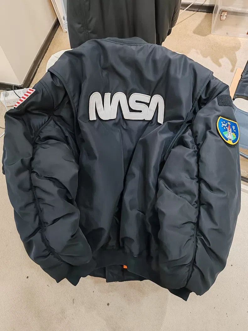 Balenciaga Balenciaga Padded Jacket Size US S / EU 44-46 / 1 - 4 Thumbnail