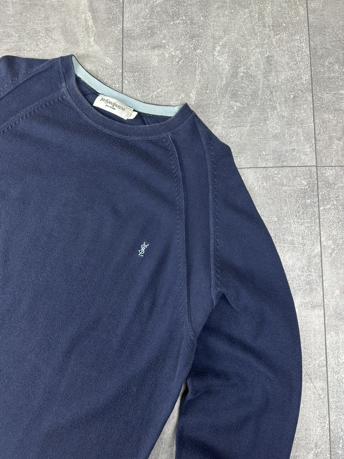 Yves Saint Laurent Yves Saint Lauren Small Logo Crew Neck Pullover Sweater Size US L / EU 52-54 / 3 - 2 Thumbnail