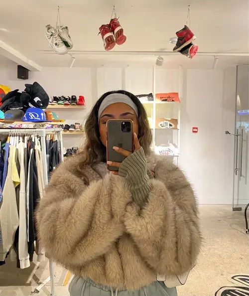 Anime × Aran Isles Knitwear Sweater Cropped Faux Fur Coat Size S / US 4 / IT 40 - 1 Thumbnail