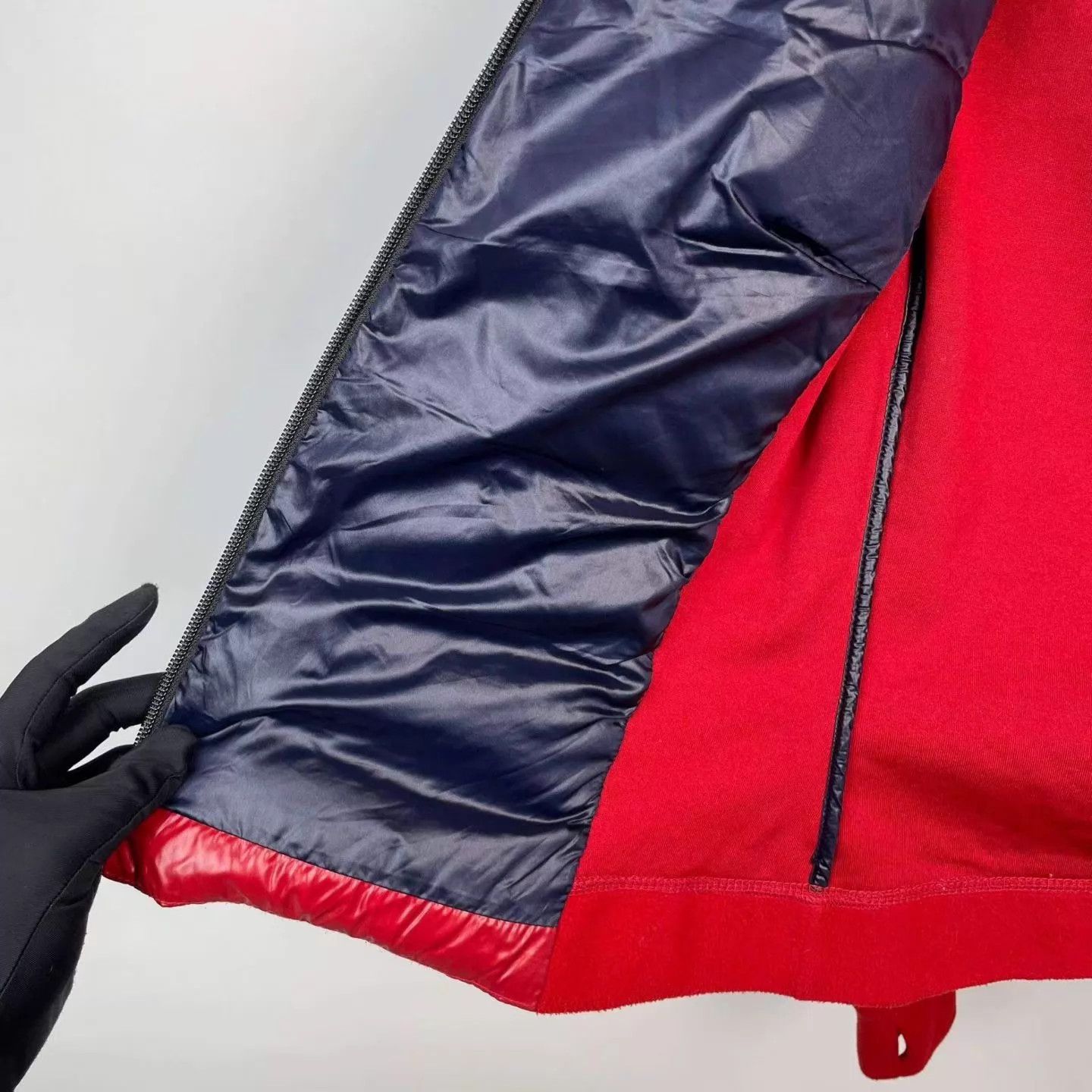Moncler Moncler red lightweight down jacket 260318TMJAB49 Size S / US 4 / IT 40 - 6 Thumbnail