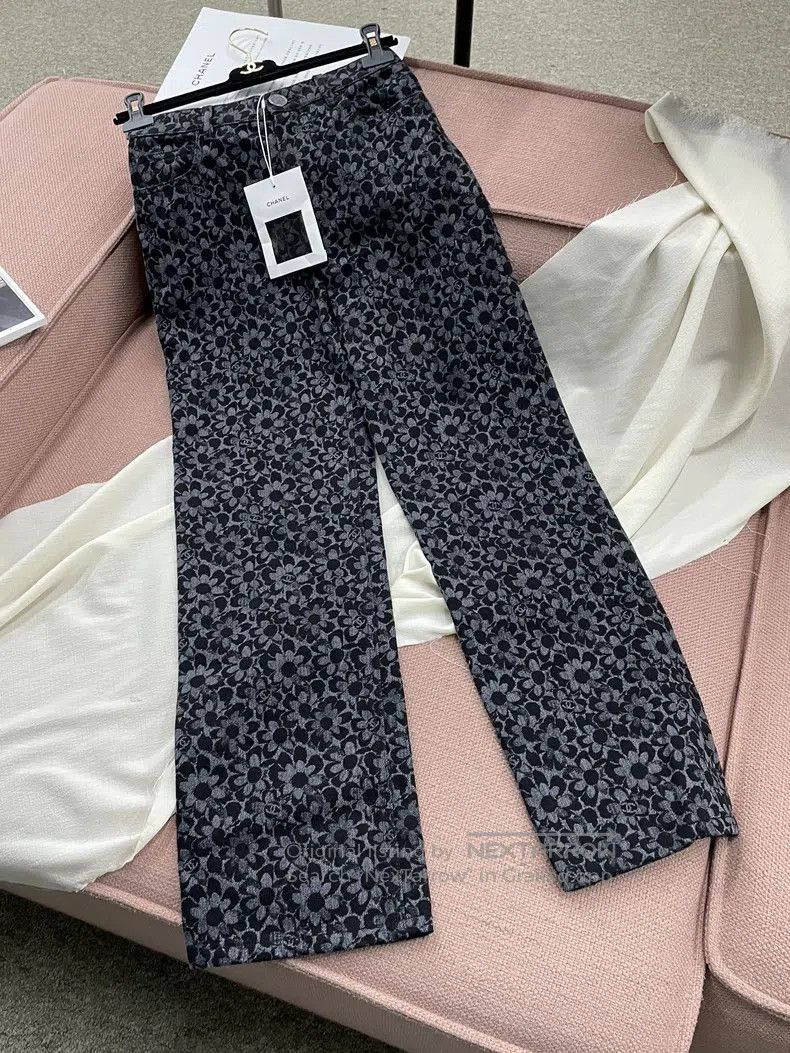 Chanel Chanel 24B black camelia jeans Size 42" / US 20 - 1 Thumbnail