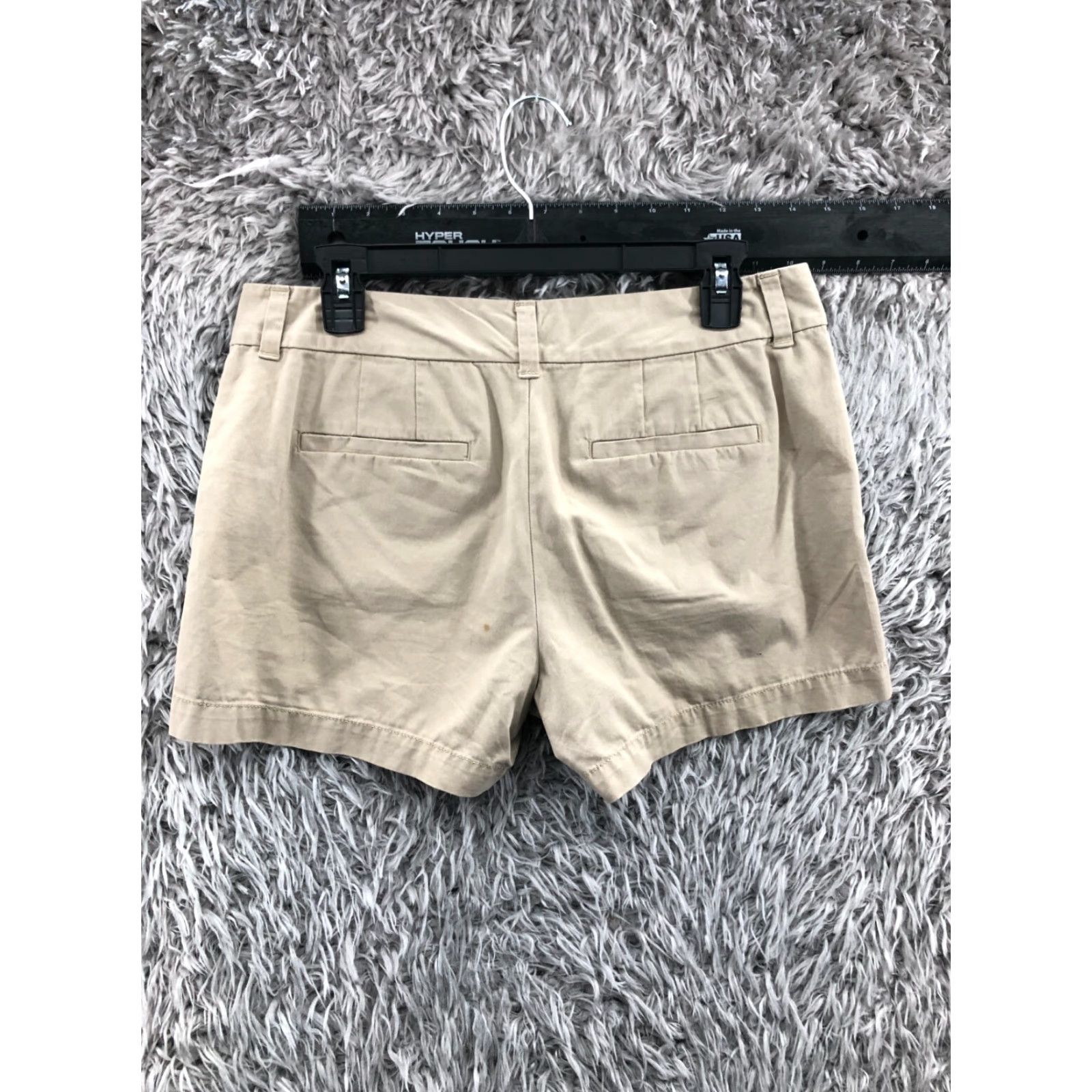 Loft LOFT Chino Shorts Womens Size 6 Mid Rise Beige Medium Wash Denim 5-Pocket Clean Flaw Hook Eye Adjustable Size 28" / US 6 / IT 42 - 4 Thumbnail