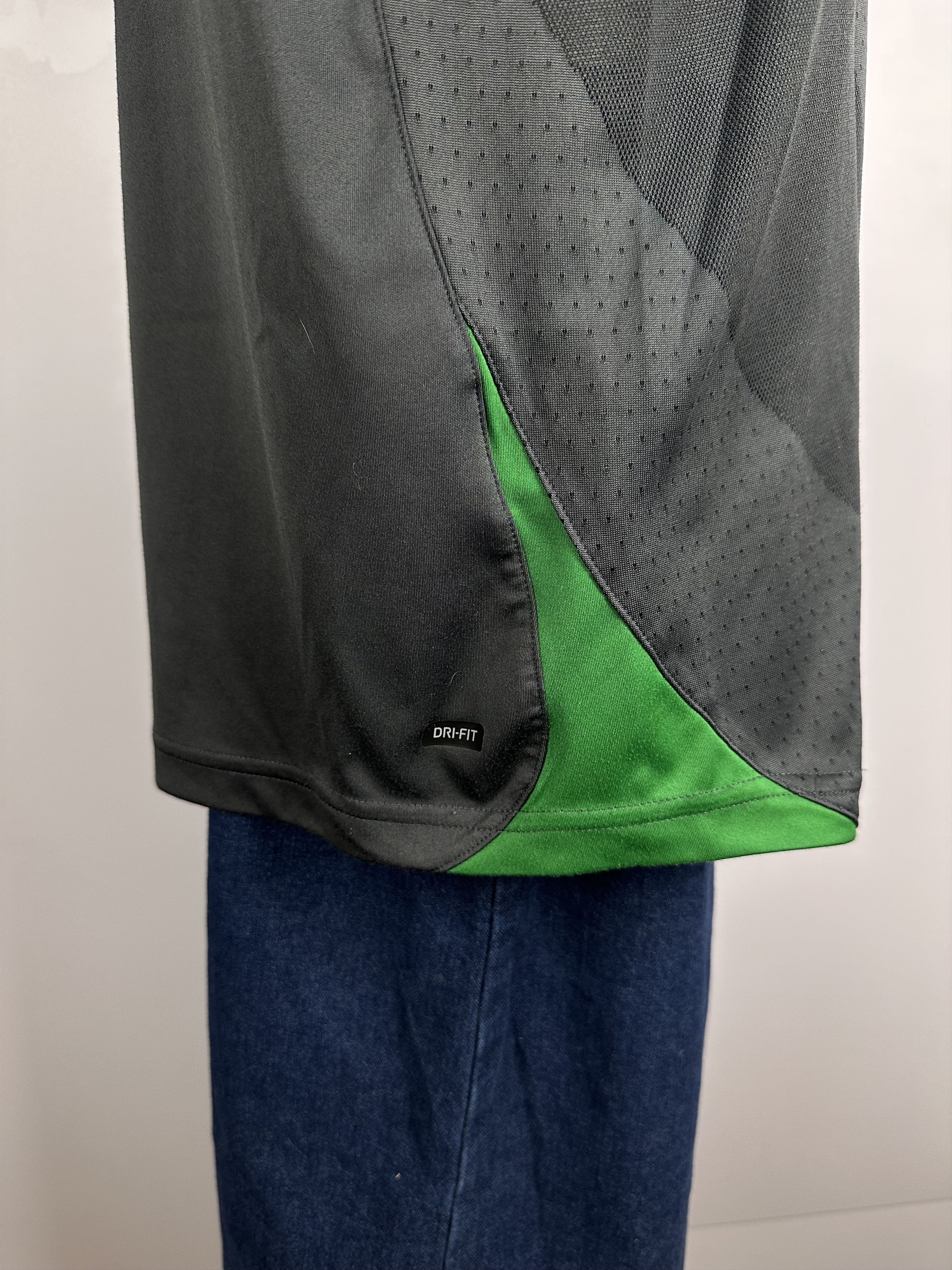 Nike Celtic 2005 2006 2007 Training Football Shirt Soccer Jersey Size US L / EU 52-54 / 3 - 5 Thumbnail
