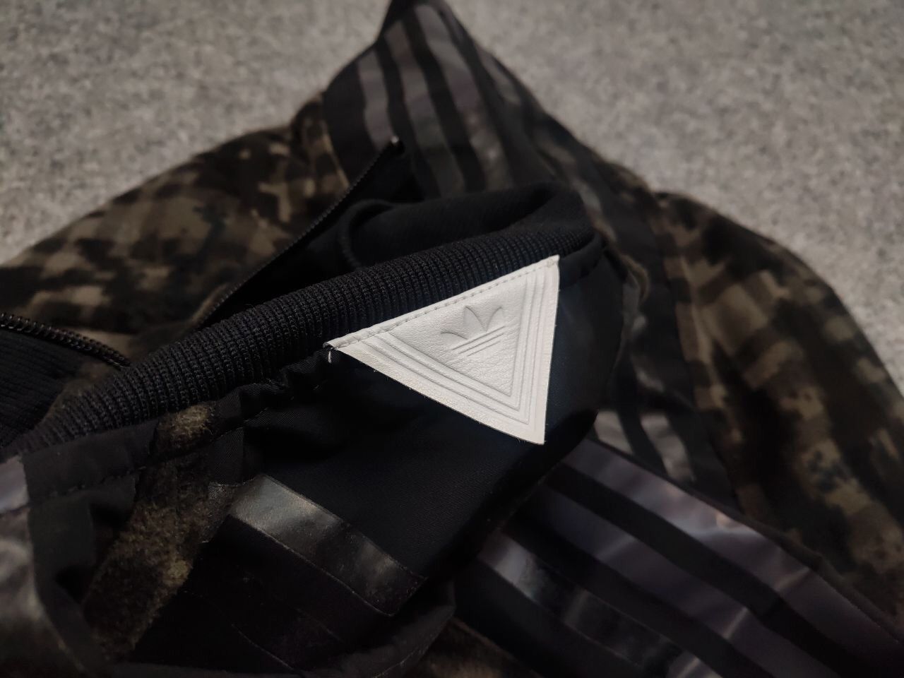 Adidas × White Mountaineering Adidas Originals White Mountaineering fleece Light Jacket Size US S / EU 44-46 / 1 - 14 Thumbnail