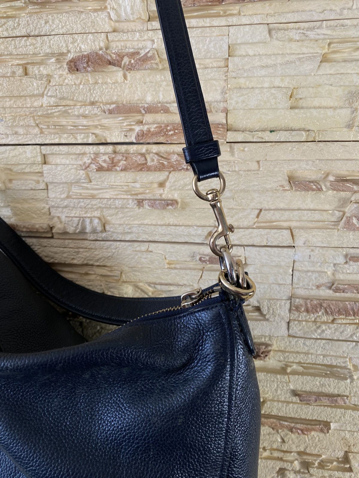 Coach Coach Navy Leather Shoulder Crossbody Golden Logo Bag Size ONE SIZE - 19 Thumbnail