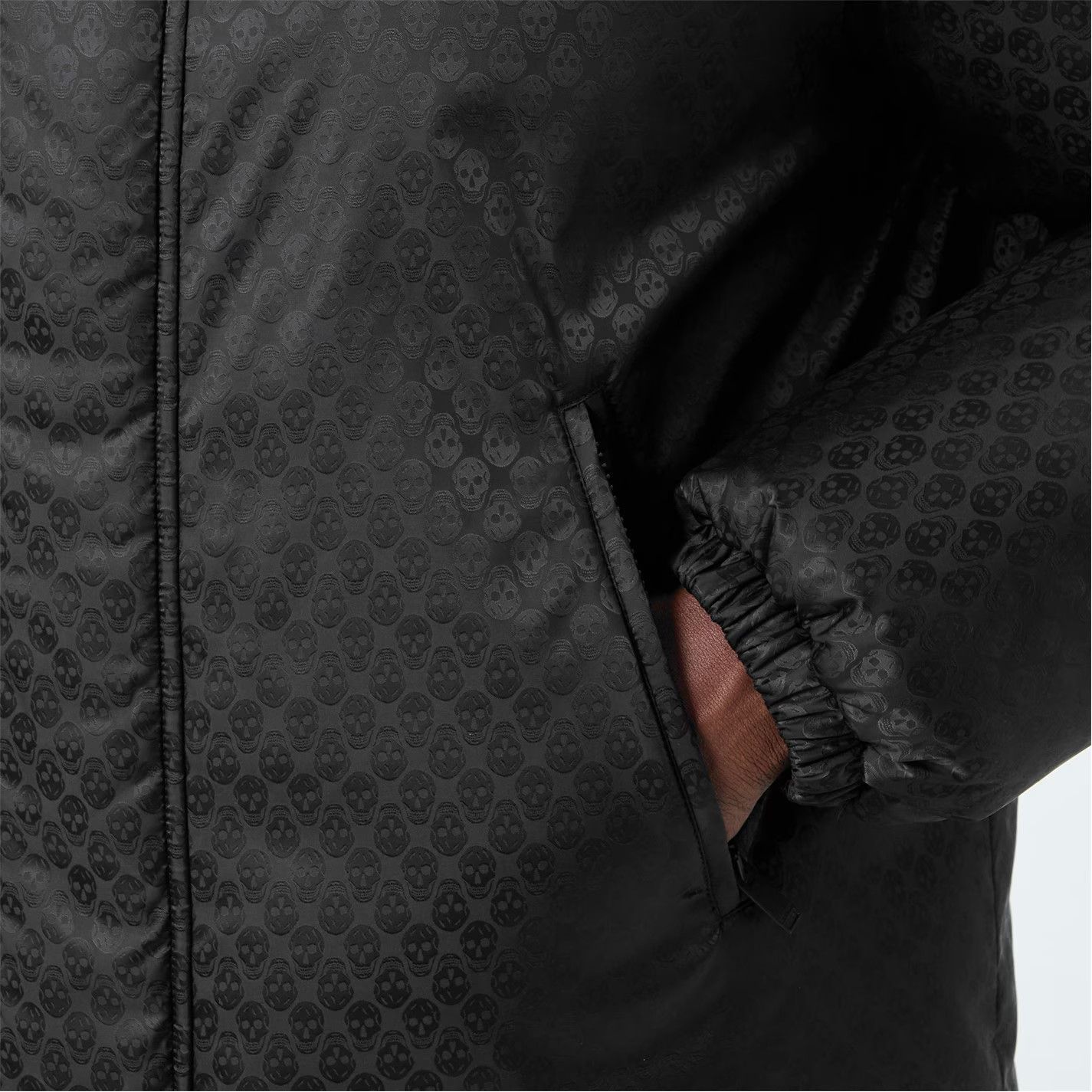 Alexander McQueen o1g2r1mq0326 Medium Puffer Jacket in Black Size US M / EU 48-50 / 2 - 5 Thumbnail