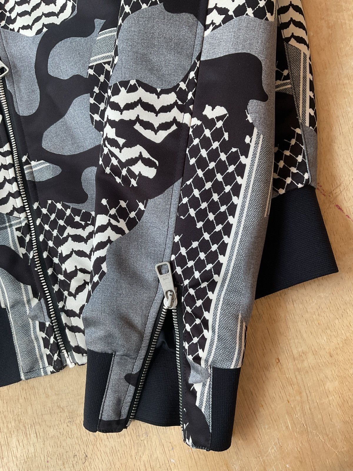 Neil Barrett Neil Barrett Multi Camo Bomber Size S Size US S / EU 44-46 / 1 - 5 Thumbnail