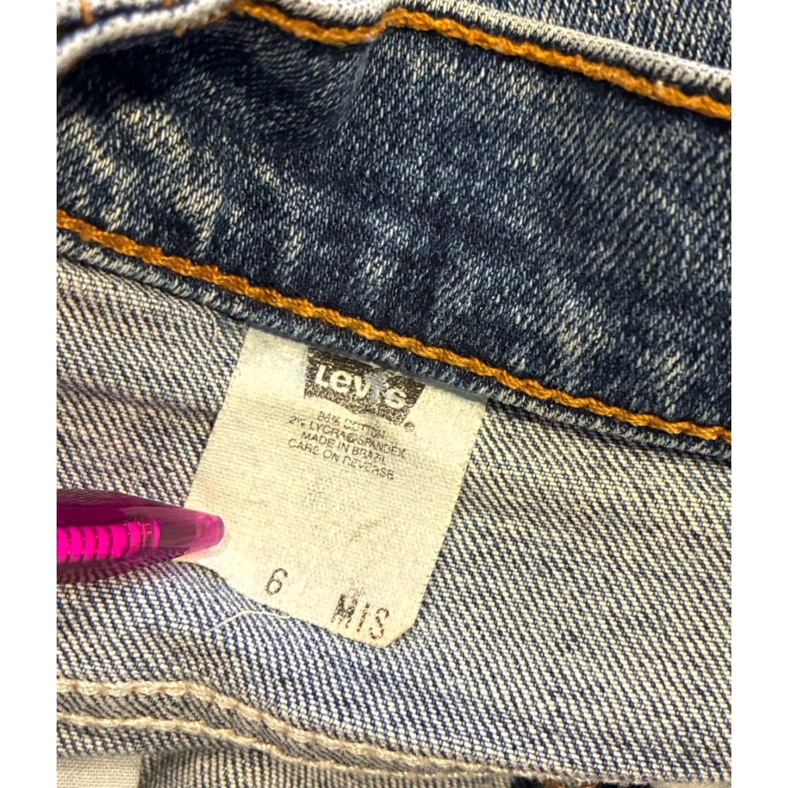 Levi's VINTAGE Levi's Bermuda Shorts Womens 6 High Rise 951 Denim Light Wash 90s Relaxed 27in Waist Blues Size 27" / US 4 / IT 40 - 4 Thumbnail