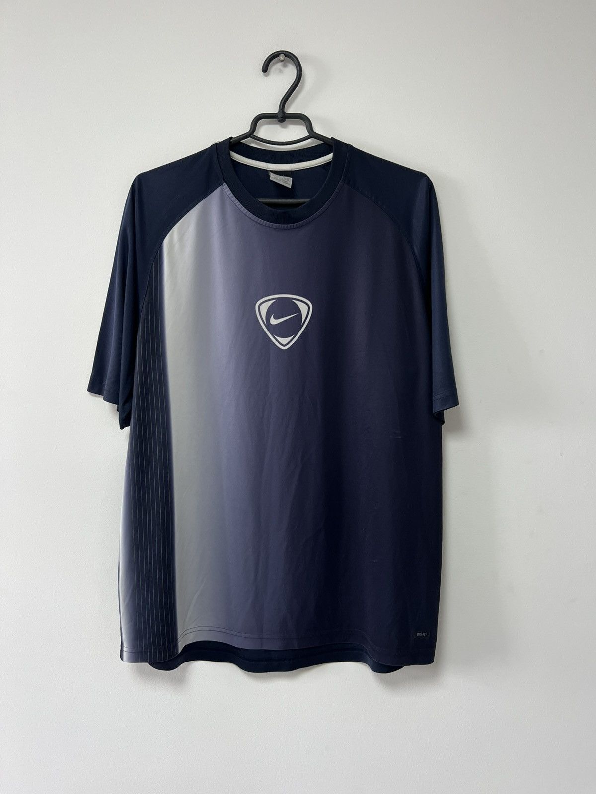 Nike Vintage 00s Nike Dri-Fit Training Big logo Jersey Football L Size US L / EU 52-54 / 3 - 1 Thumbnail