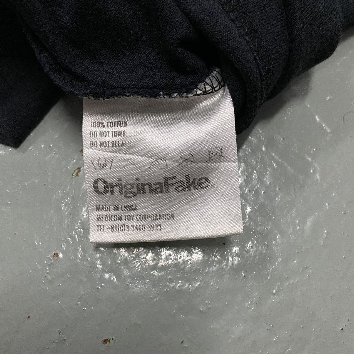 Kaws × Original Fake × Vintage Original Fake Kaws Art Tee Vtg Hoodie Size US L / EU 52-54 / 3 - 6 Thumbnail