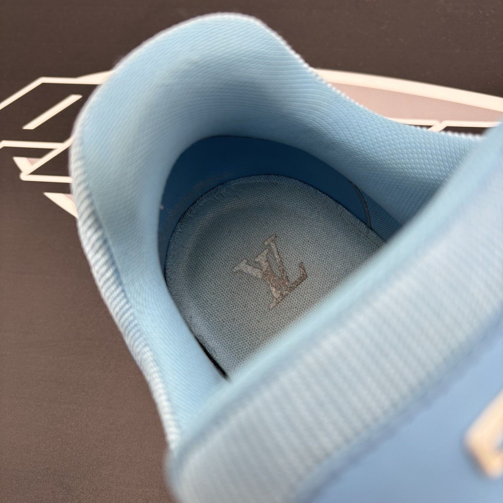 Louis Vuitton (10.5-11 US) - Louis Vuitton Trainer ' Sky Blue ' | GREAT! Size US 11 / EU 44 - 16 Thumbnail