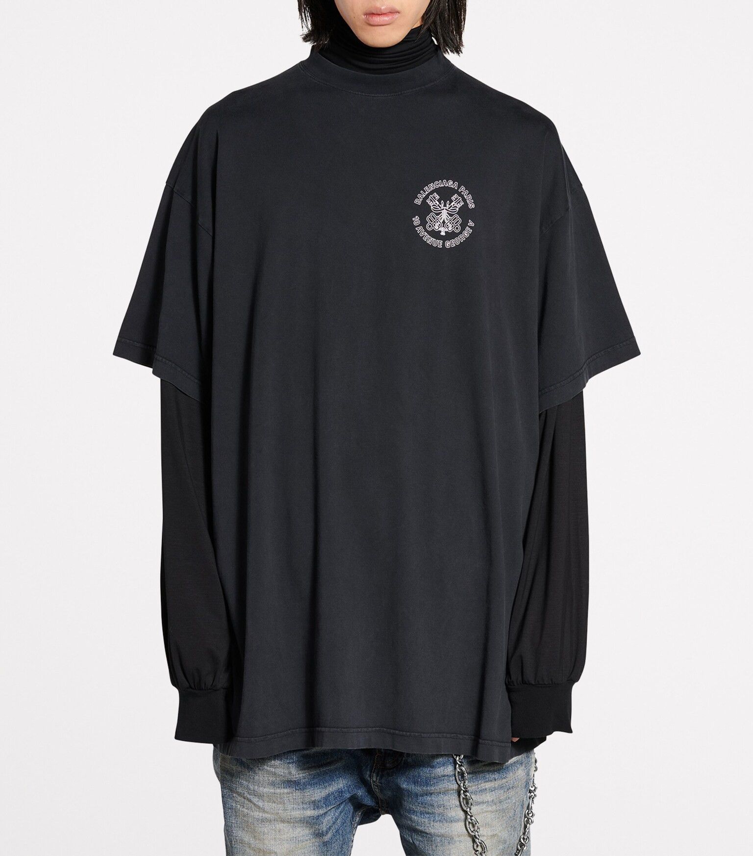 Balenciaga o1bcso1str0426 Key Crest Oversized T-Shirt in Black Size US M / EU 48-50 / 2 - 6 Thumbnail