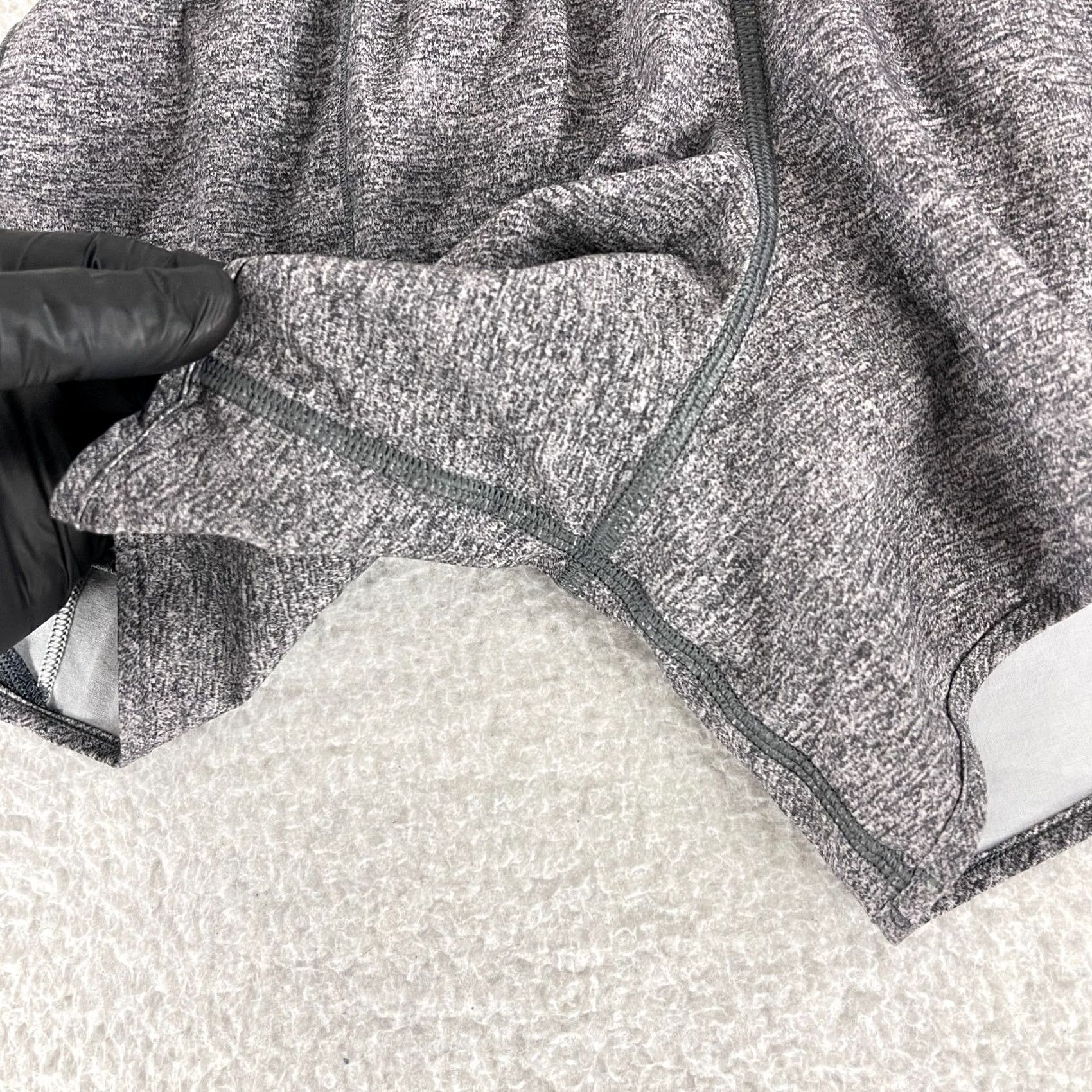 Lululemon Lululemon Hotty Hot Short II Womens 4 Tall Gray Elastic Waist Running Gym Shirt Size 27" / US 4 / IT 40 - 4 Thumbnail