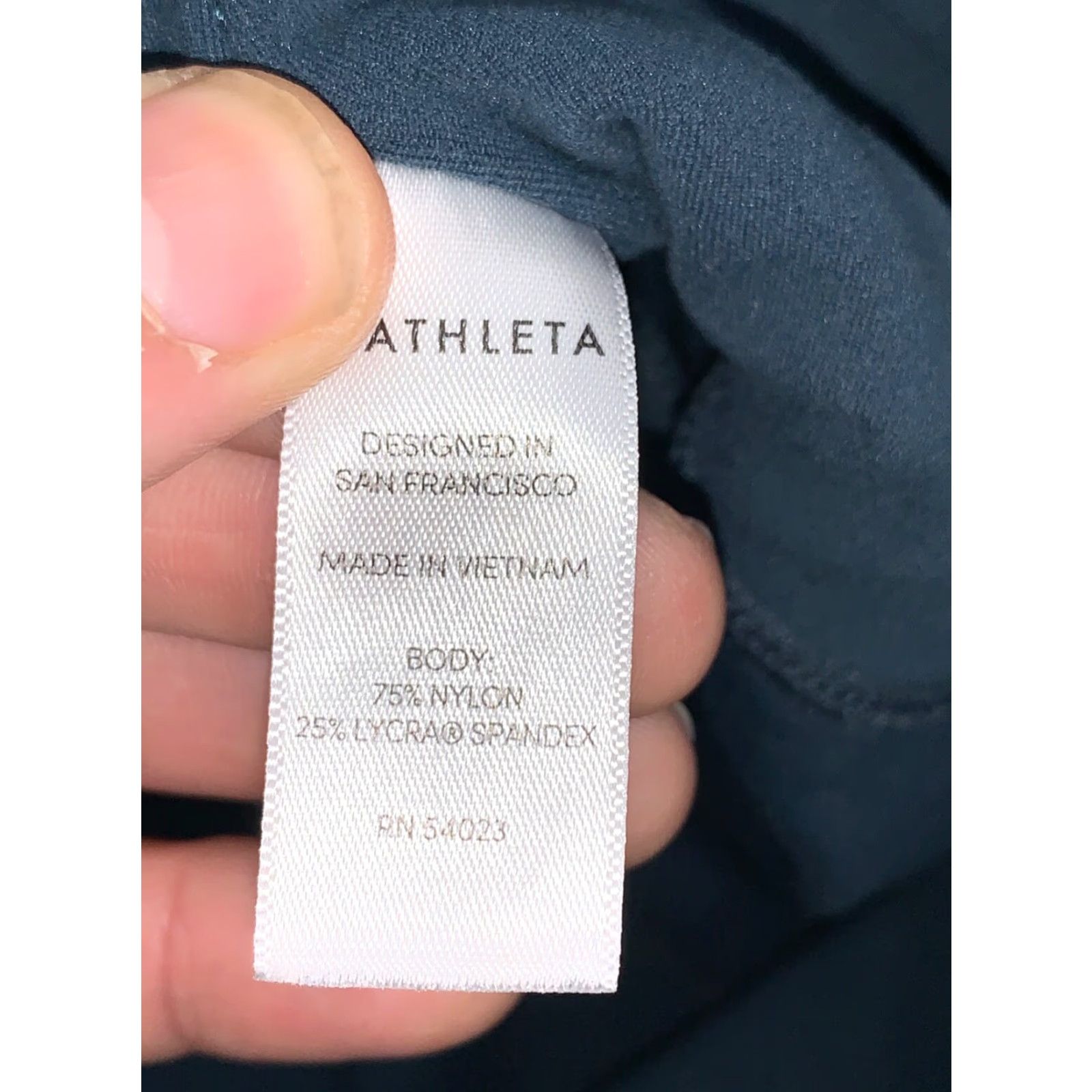 Athleta Athleta Green Capri Leggings Criss Cross Side M Activewear Women M Capris Leggings Cross Activewear Womens M Green Athleta Size 32" / US 10 / IT 46 - 4 Thumbnail