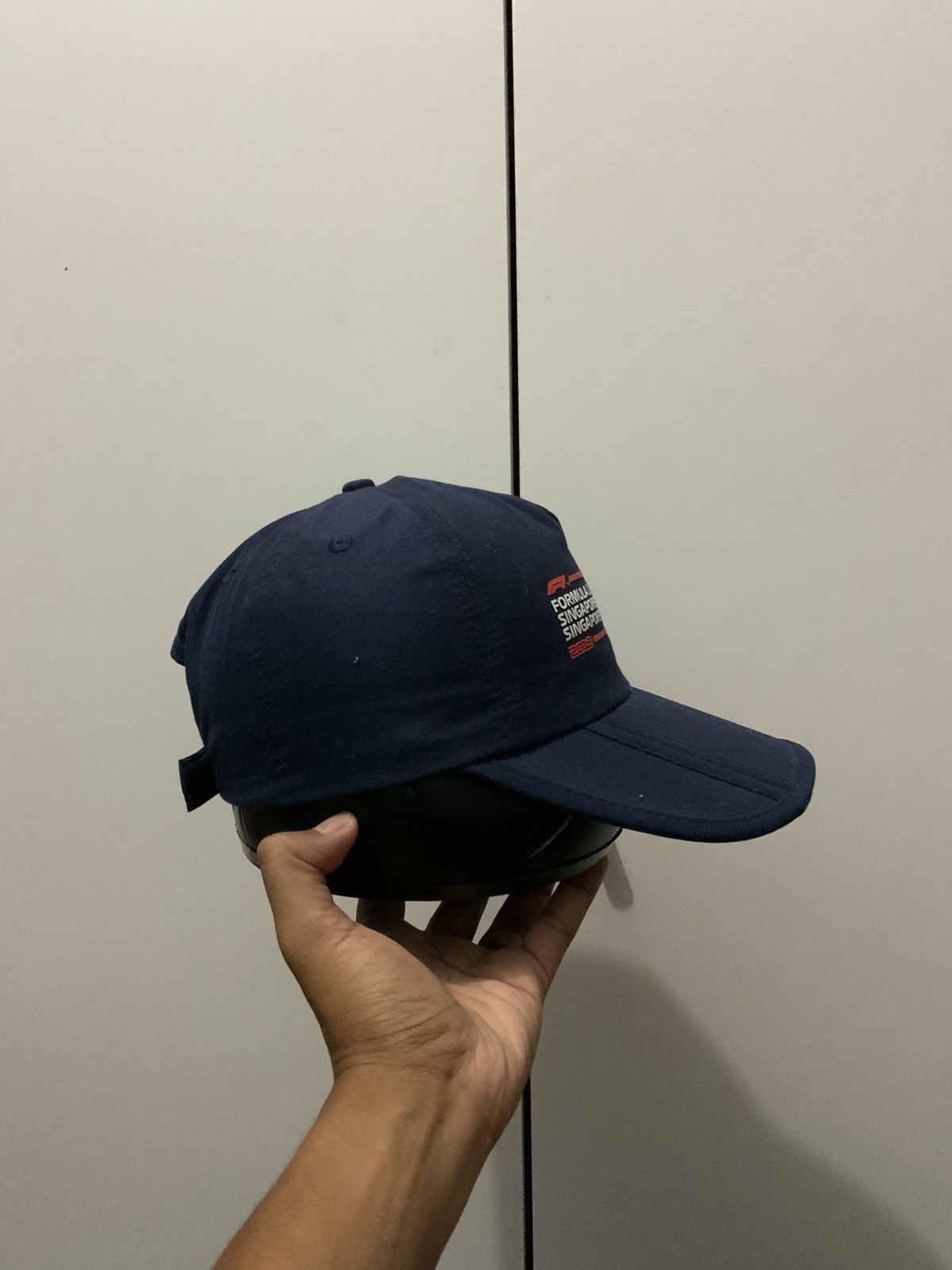 Japanese Brand Formula 1 Singapore Airlines Grandprix Hat Size ONE SIZE - 4 Thumbnail