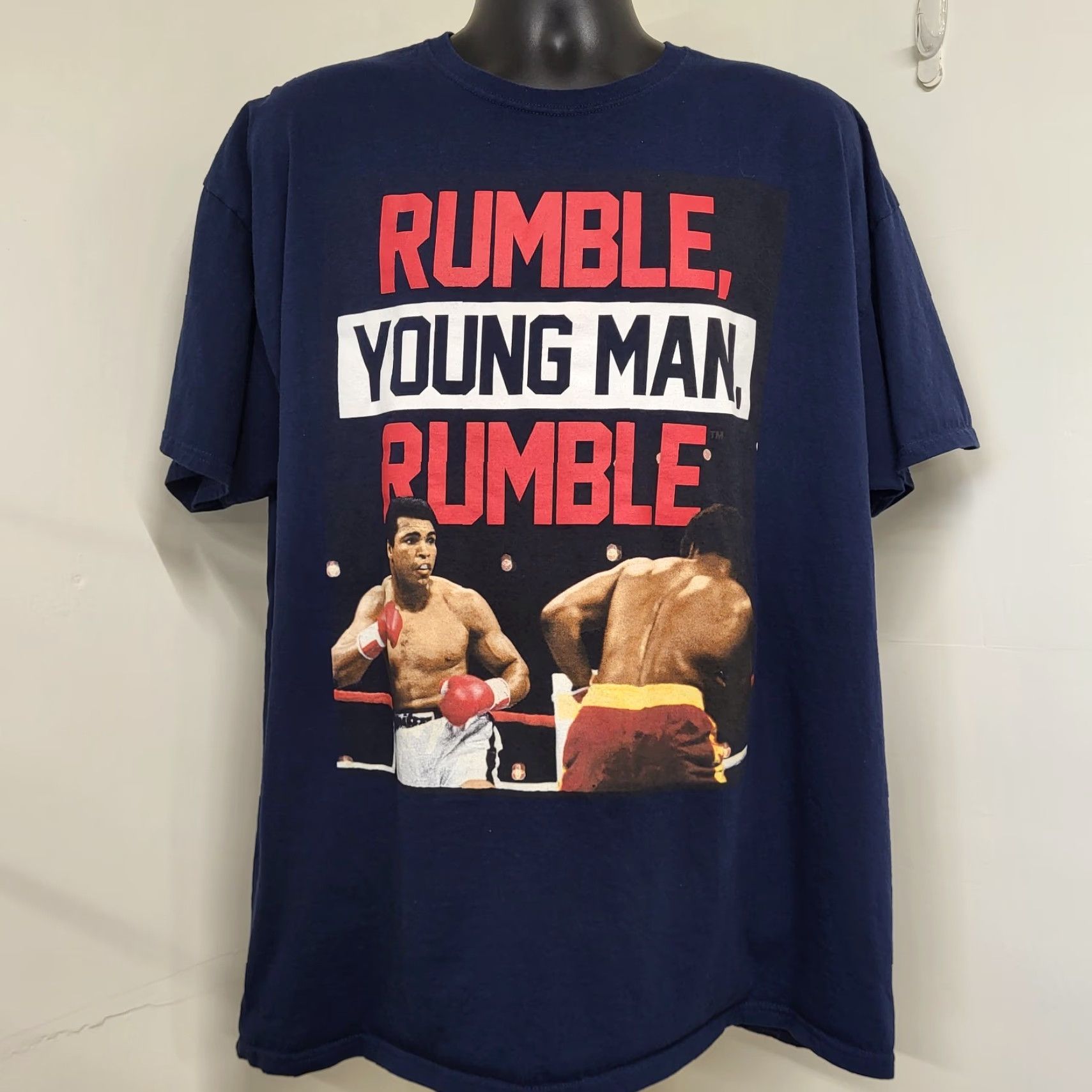 Vintage Muhammed Ali T-Shirt Men’s 2XL Navy Blue Boxing Rumble Young Man Rumble Logo Short Sleeve Cotton Crew Neck Men's Shirt Ali Size US XXL / EU 58 / 5 - 2 Thumbnail