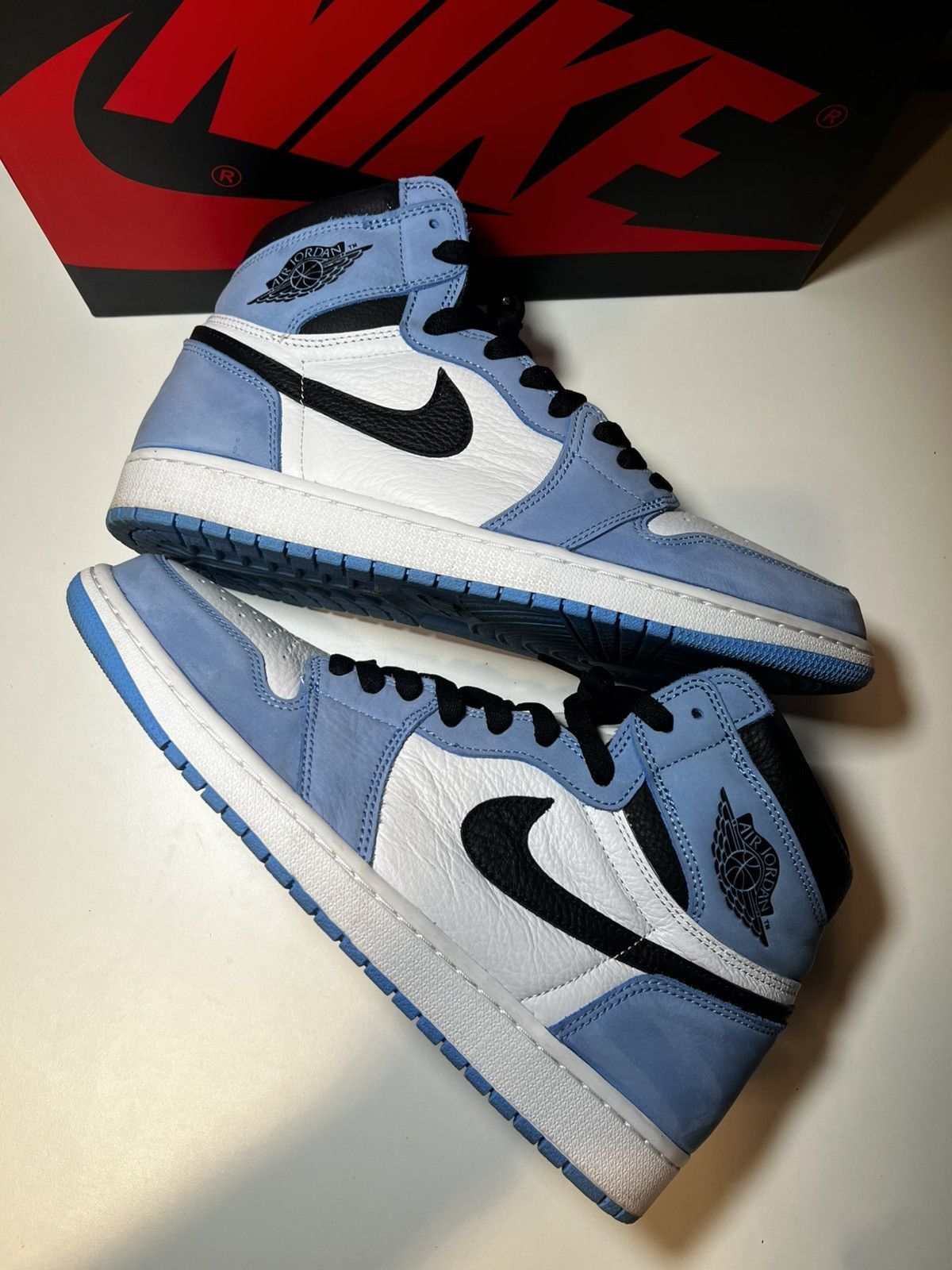 Jordan Brand Jordan 1 High University Blue Size US 12 / EU 45 - 2 Thumbnail