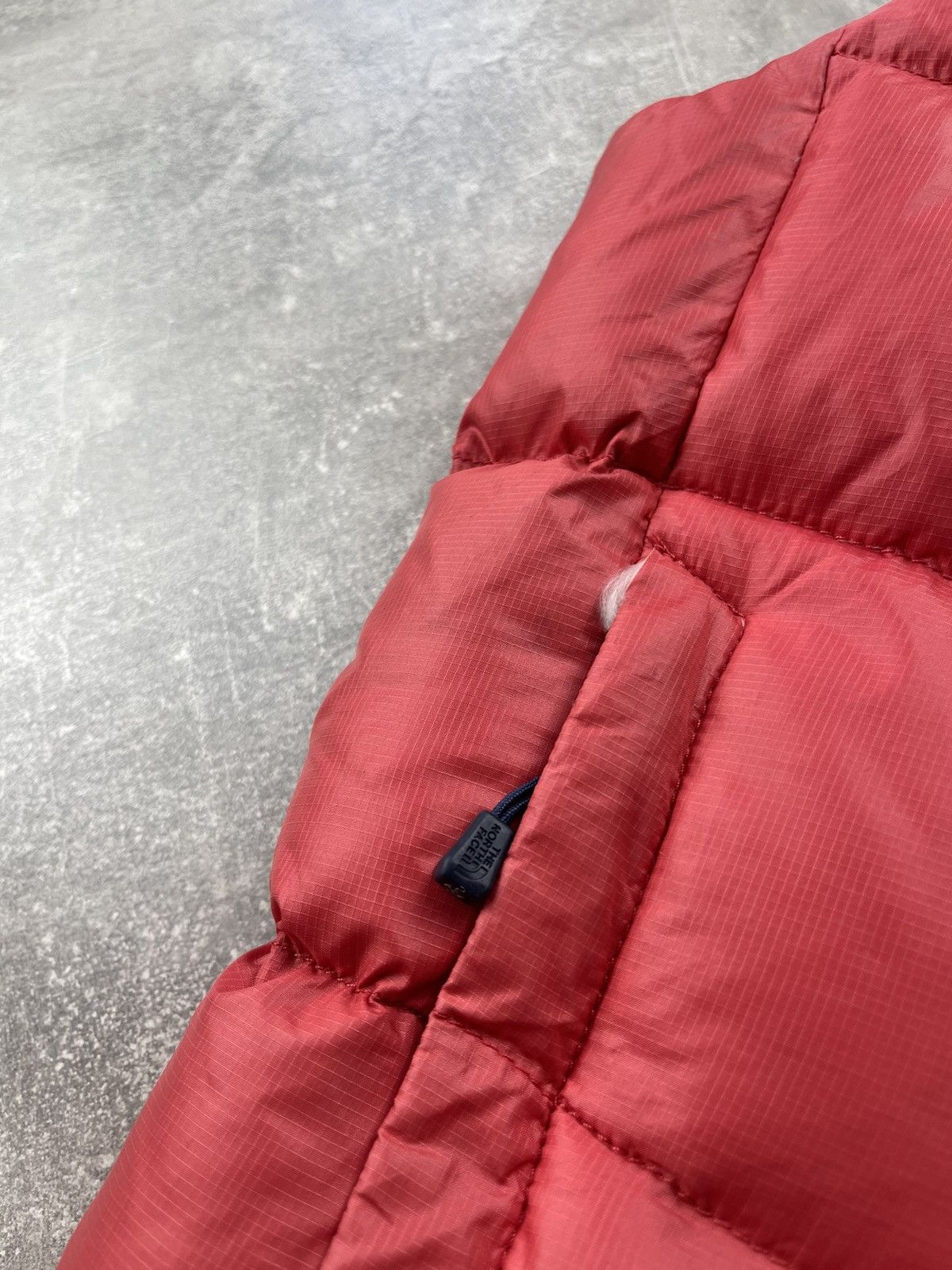 The North Face × Vintage The North Face 700 Down Puffer Vest Red Goose Down Korea Size US M / EU 48-50 / 2 - 10 Thumbnail