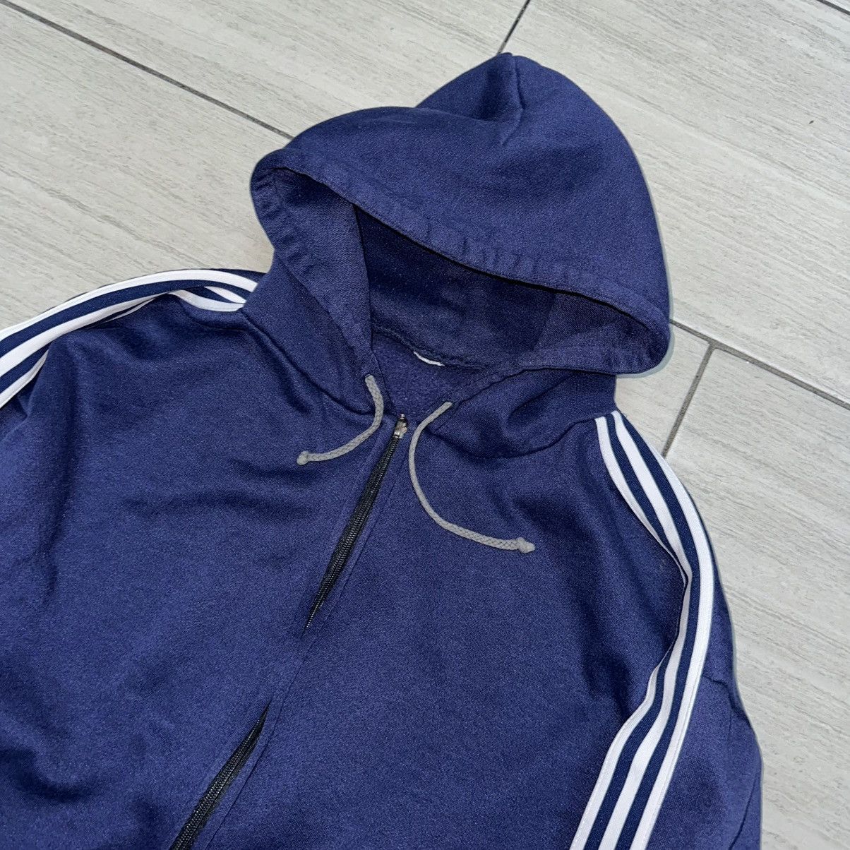 Vintage Vintage Adidas Zip Up Navy Hooded Sweatshirt Size US L / EU 52-54 / 3 - 2 Thumbnail