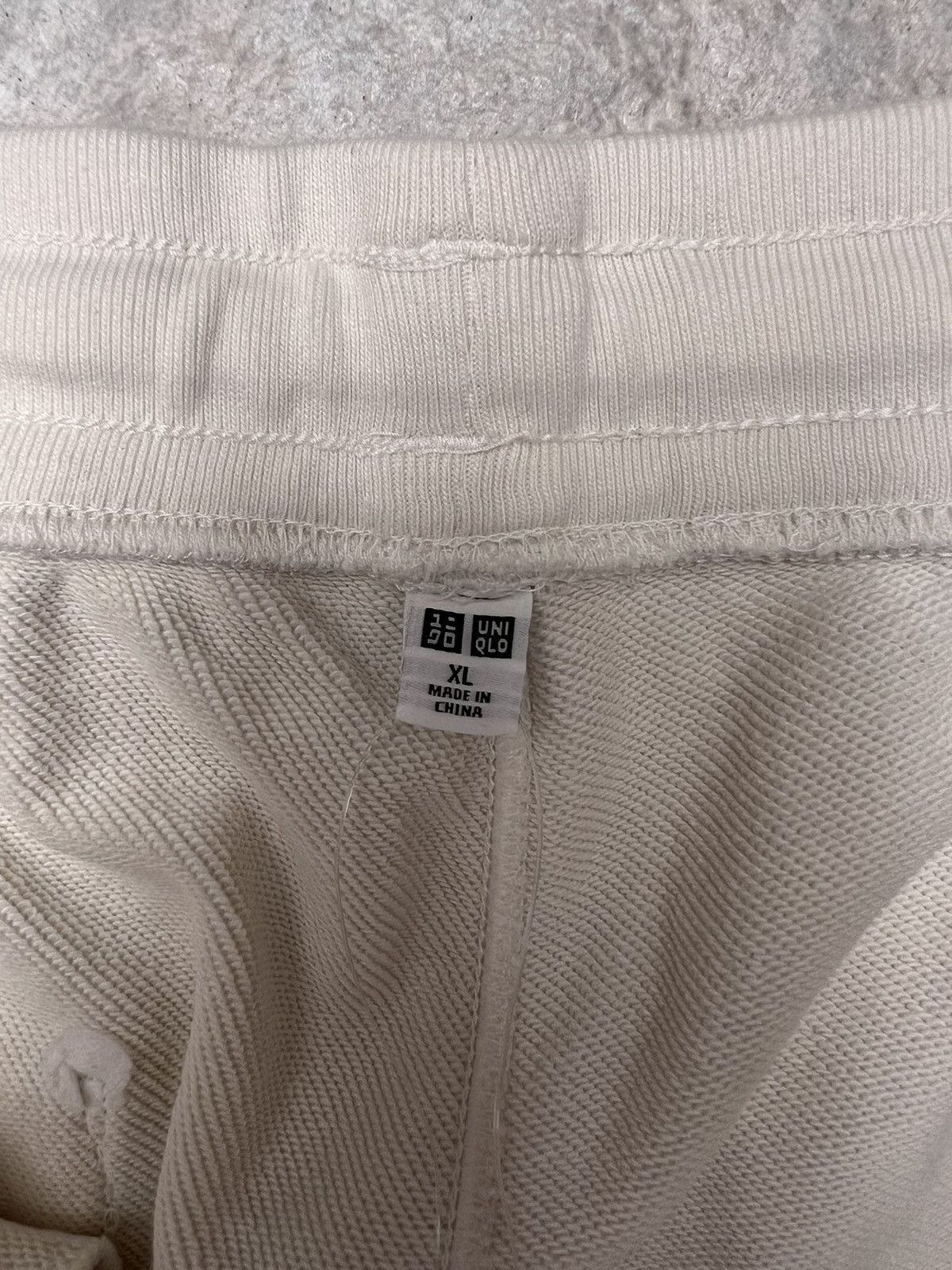Uniqlo Beige Uniqlo Sweatpants Size US 32 / EU 48 - 3 Thumbnail