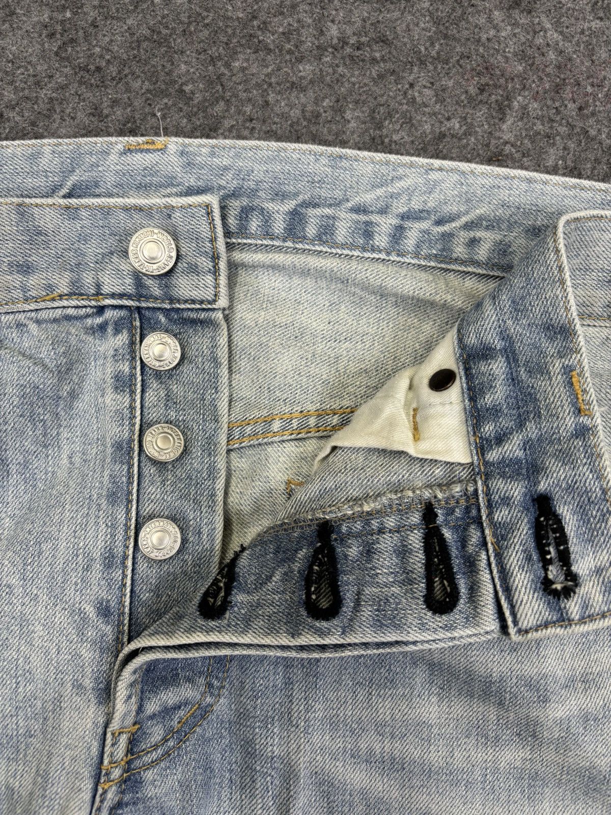 Takeo Kikuchi Takeo Kikuchi Painter Distressed Light Wash Denim F992 Size US 37 - 6 Thumbnail