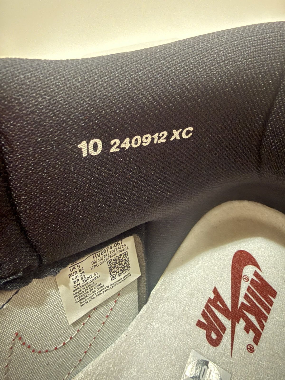 Jordan Brand Size 10 - Air Jordan 1 Retro '85 OG 2025 High Bred / Banned Size US 10 / EU 43 - 7 Thumbnail