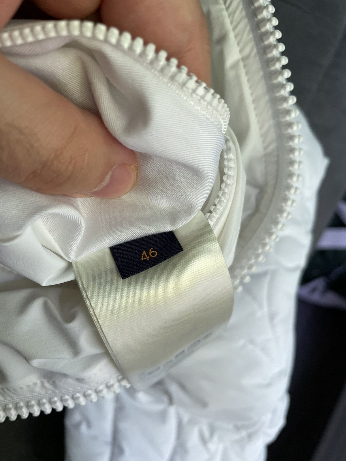 Louis Vuitton Louis Vuitton White Flower Quilted Puffer Hooded Jacket Size US S / EU 44-46 / 1 - 11 Thumbnail