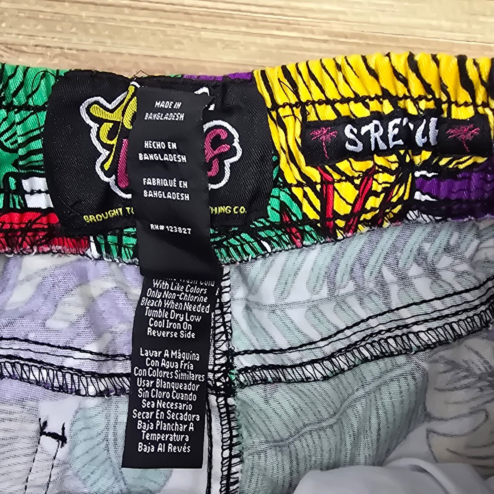 Other Good Vibes Shorts Sz Medium Multicolor Floral Tropical Print Size US 26 / EU 42 - 4 Thumbnail