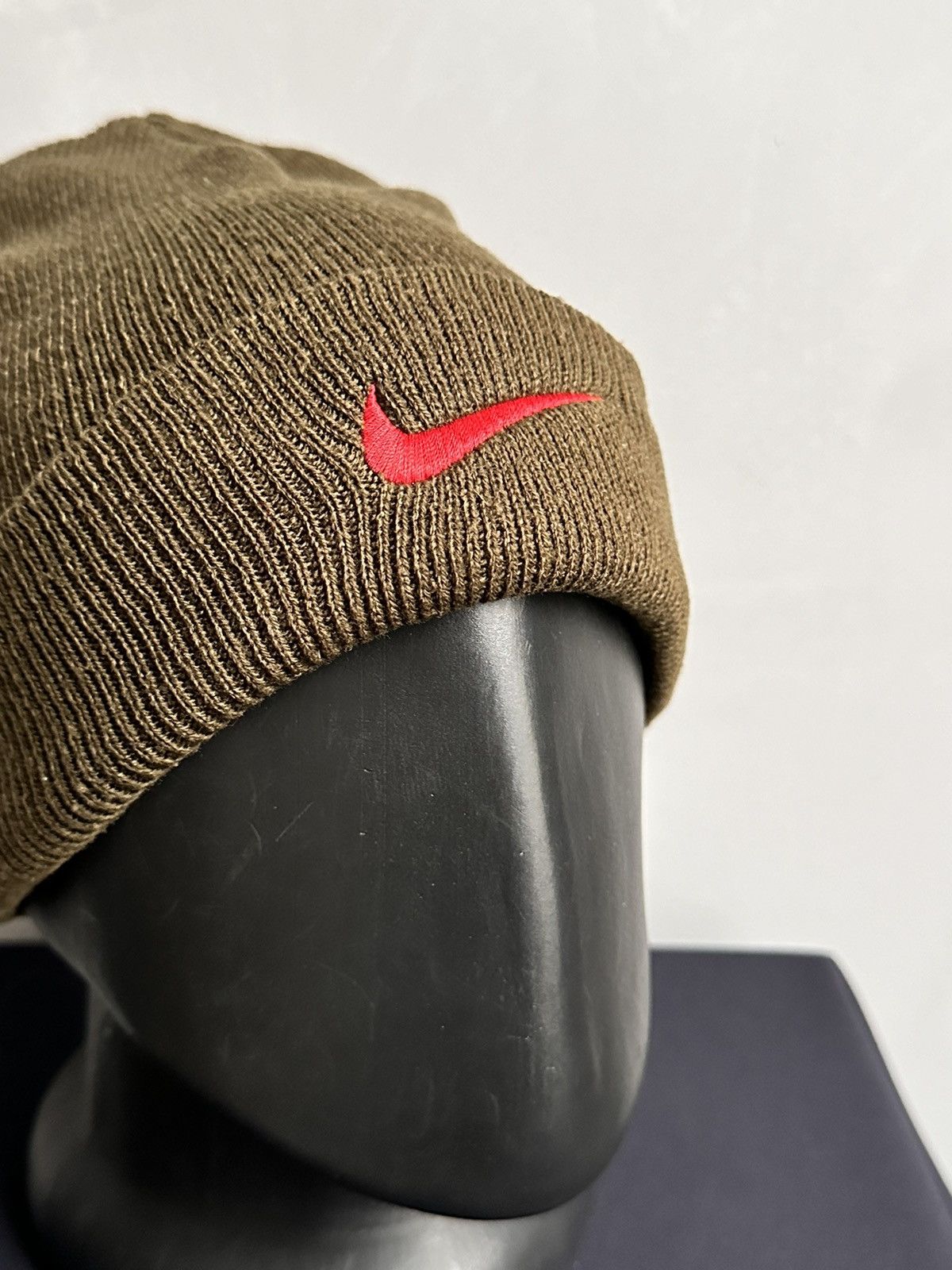 Nike Wow 😻 White Beanie Nike Y2K Streetwear Outdoor Arcteryx Size ONE SIZE - 6 Thumbnail