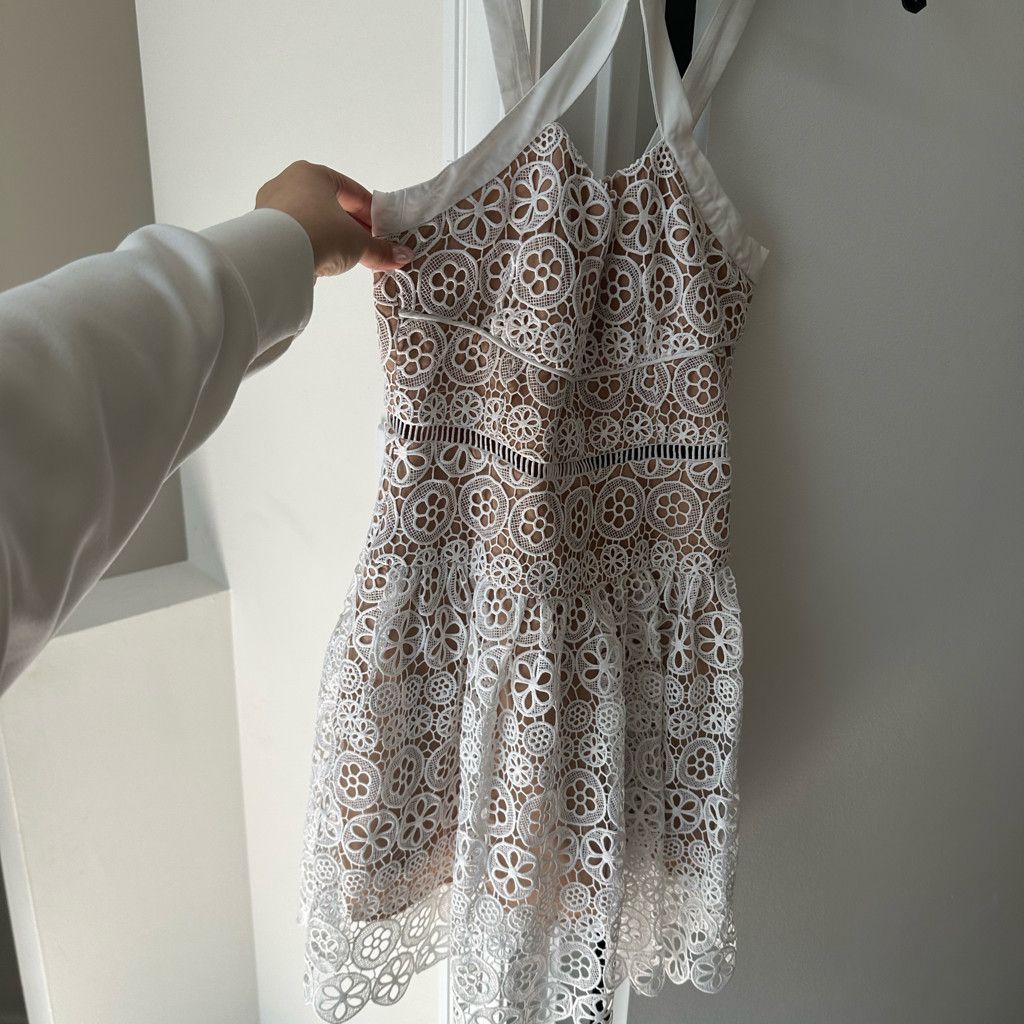 Zara Chic White Lace Halter Mini Dress Size S / US 4 / IT 40 - 3 Thumbnail