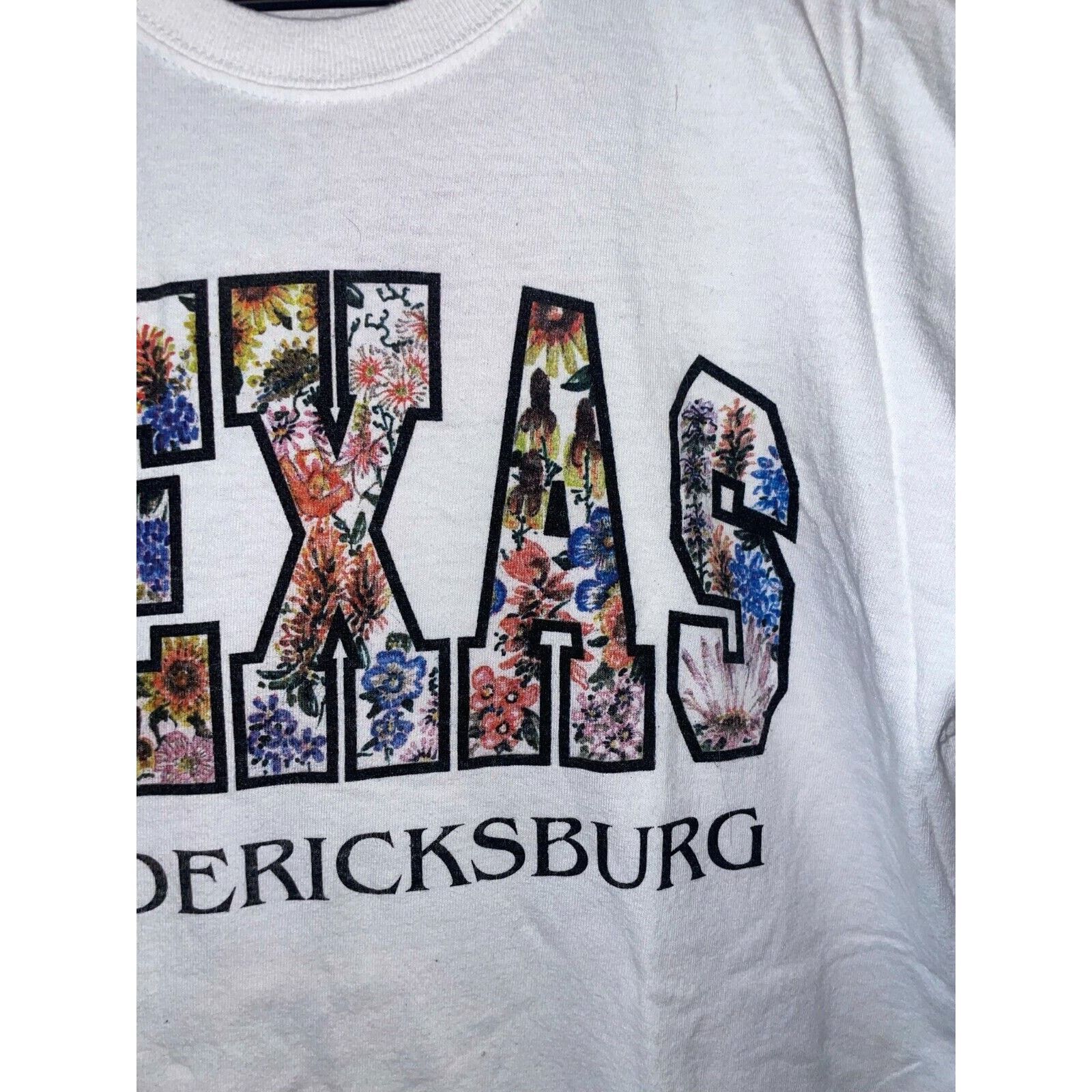 Gildan Vintage Texas Fredericksburg Shirt White Floral Tee VTG M Size US M / EU 48-50 / 2 - 4 Thumbnail
